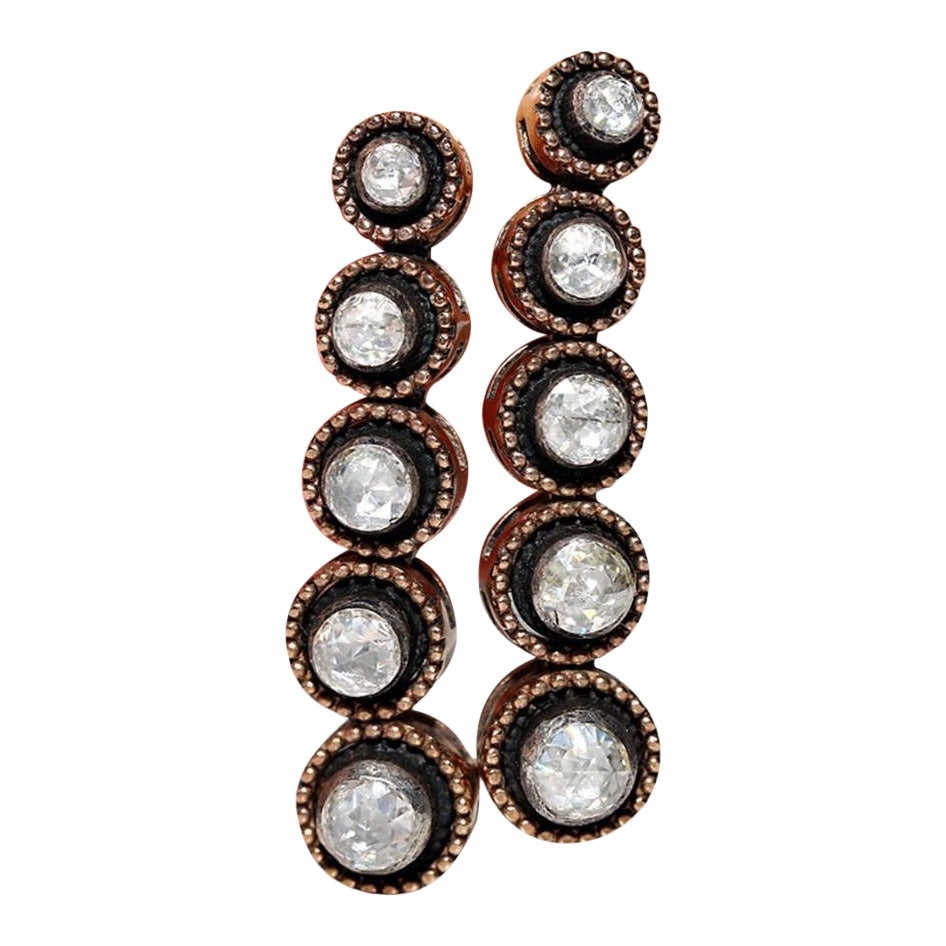 Pendiente gota decorado con diamantes talla rosa natural de oro de 8k en venta