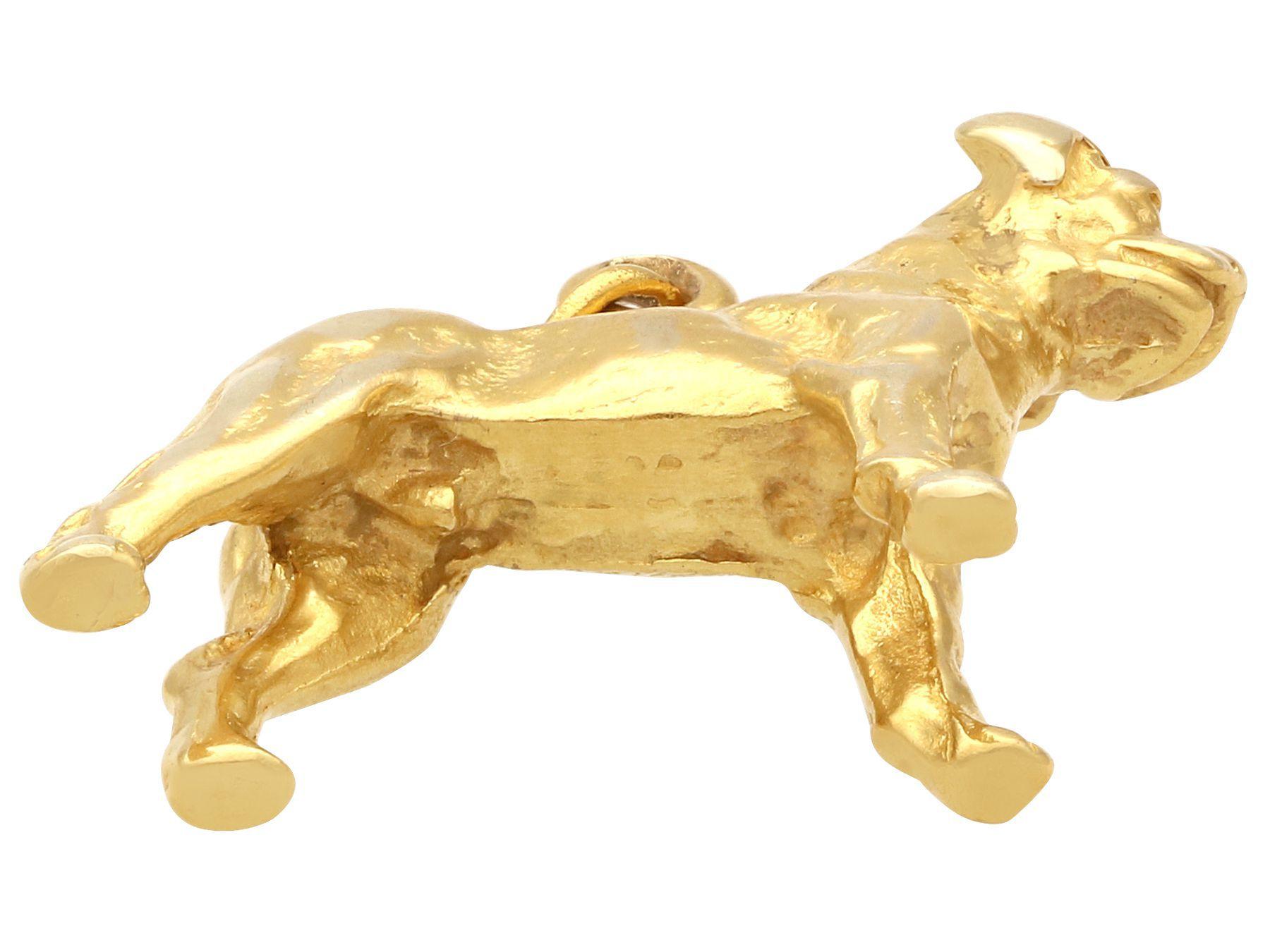 Vintage Yellow Gold Dog Charm / Pendant Vintage In Excellent Condition For Sale In Jesmond, Newcastle Upon Tyne