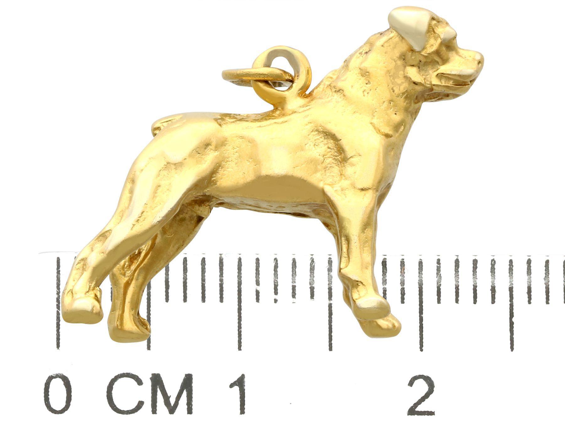 Women's or Men's Vintage Yellow Gold Dog Charm / Pendant Vintage For Sale