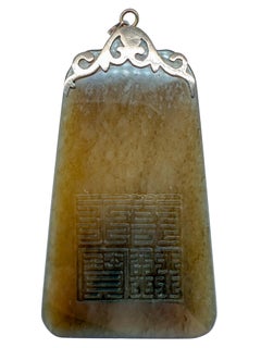 8K yellow gold pendant with jade, Asian-style