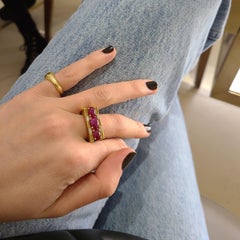 18 Karat Gelbgold 3,80 Karat Cabochon Rubin und Baguette Diamantring