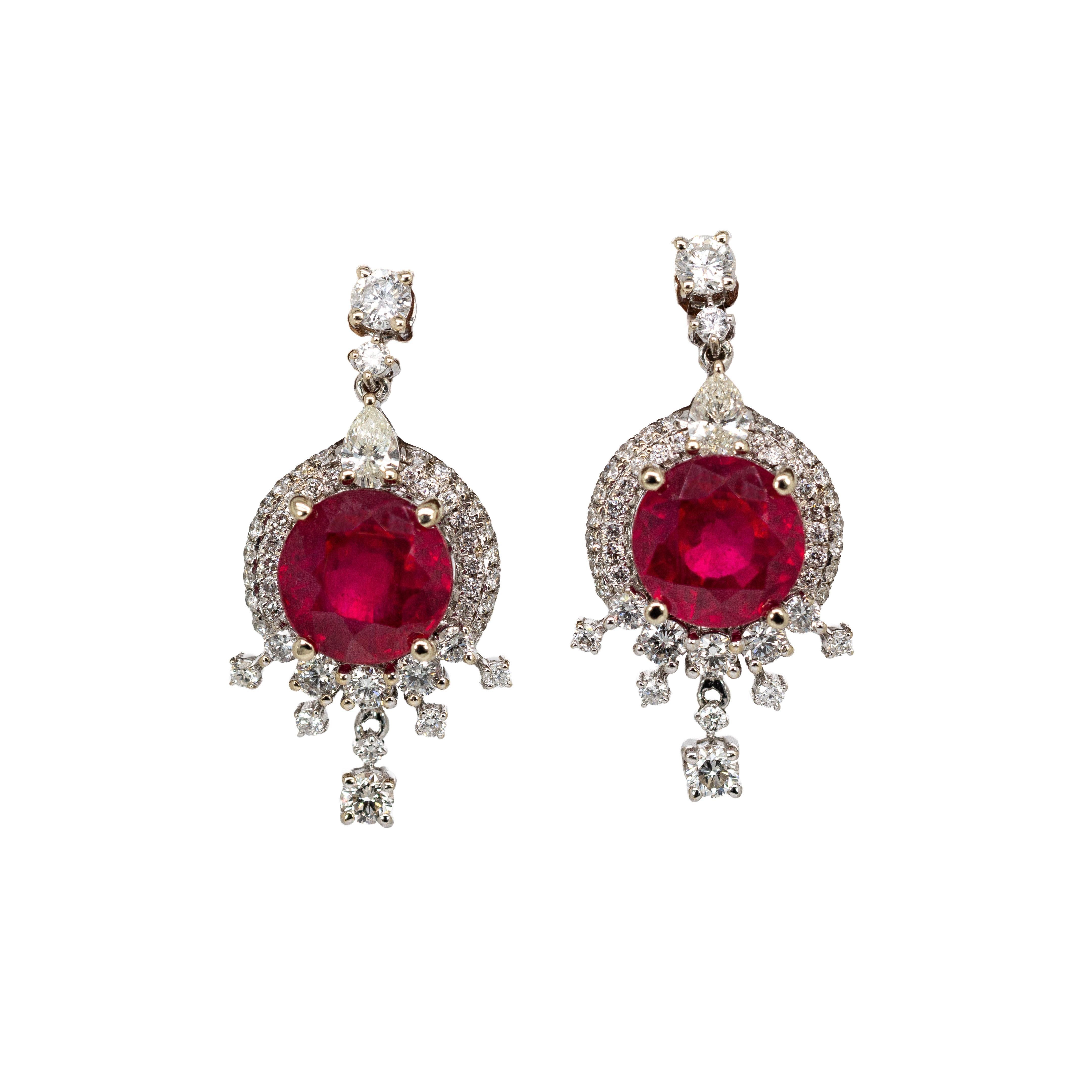 Boucles d'oreilles pendantes en or massif 14K avec rubis de Madagascar et diamants naturels (8mm, 5.6cts) Neuf - En vente à Columbus, OH
