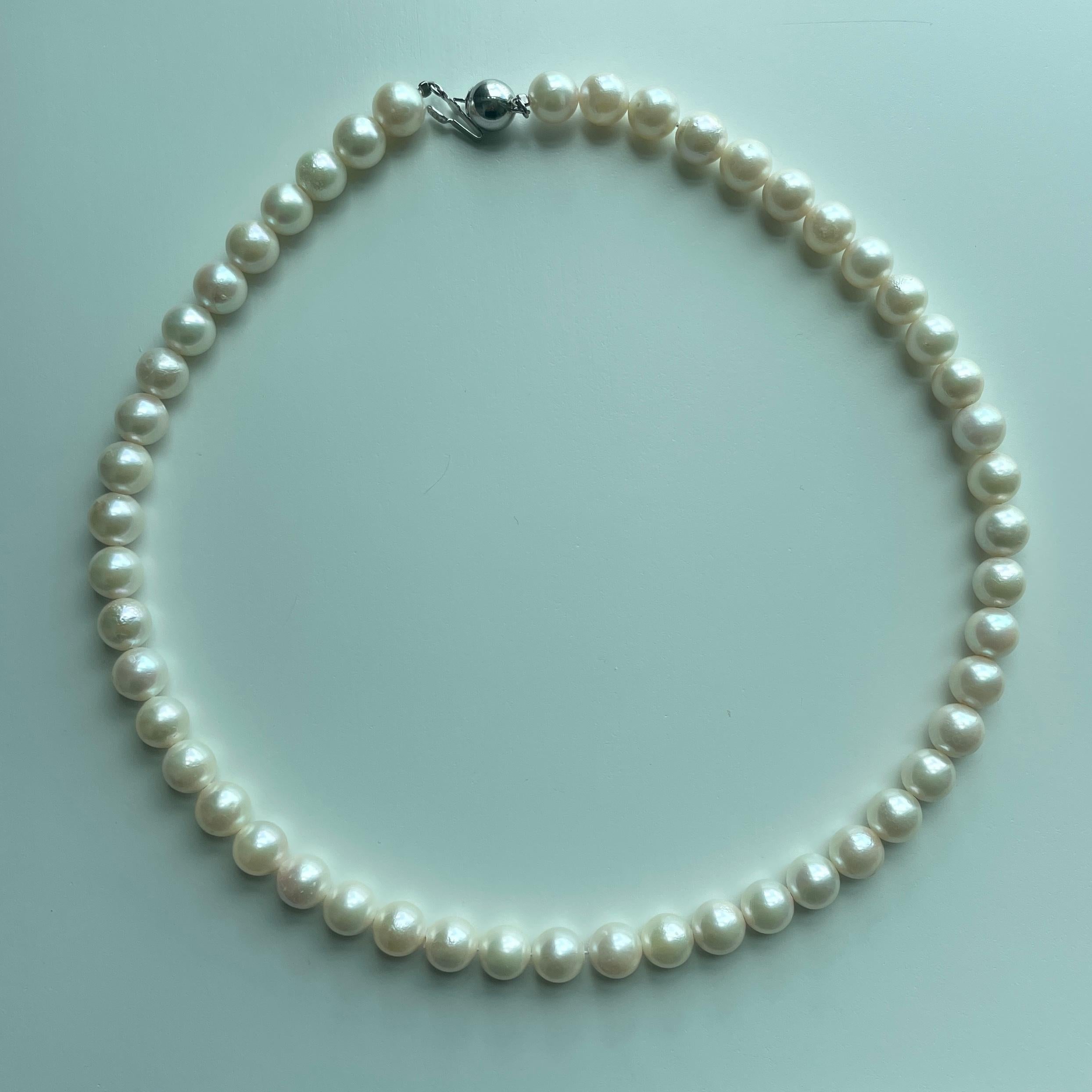 Art déco Collier de perles d'Akoya de 8mm+ avec fermoir en Silver en vente