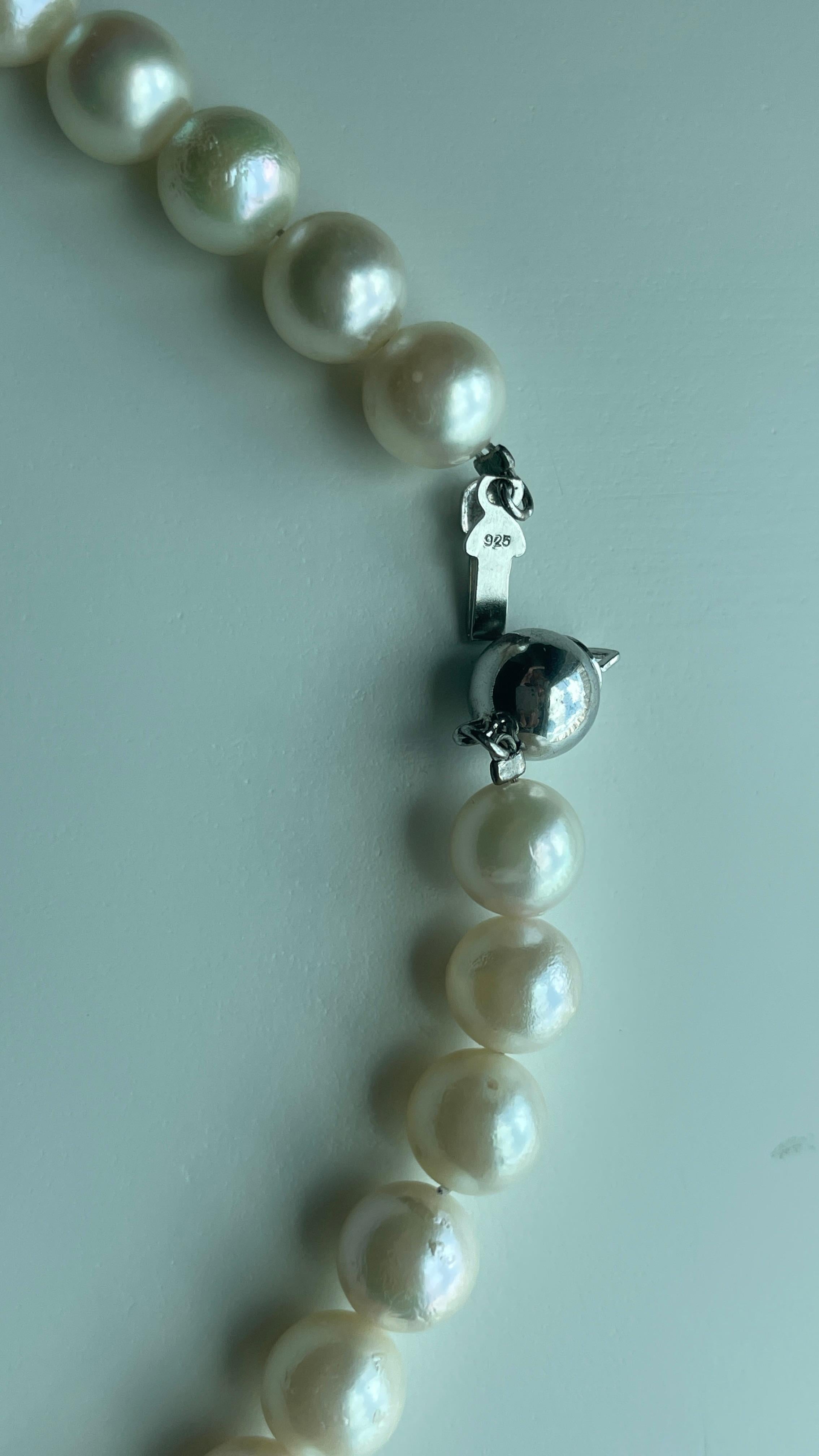 Collier de perles d'Akoya de 8mm+ avec fermoir en Silver Pour femmes en vente