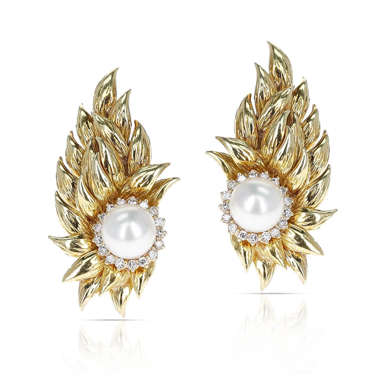 Cultured Pearl Earrings with a Diamond Halo in 18K Gold Leaf-Style Design In Excellent Condition For Sale In New York, NY
