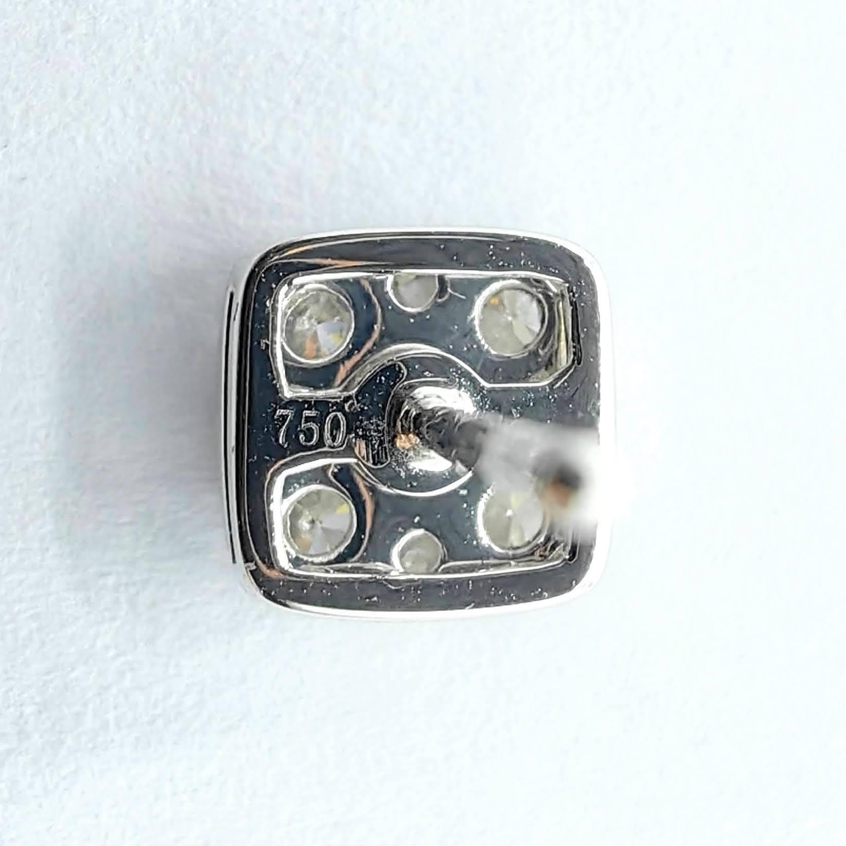 8mm Cushion Illusion Round Diamond Cluster Ohrstecker aus 18K Weißgold im Angebot 2