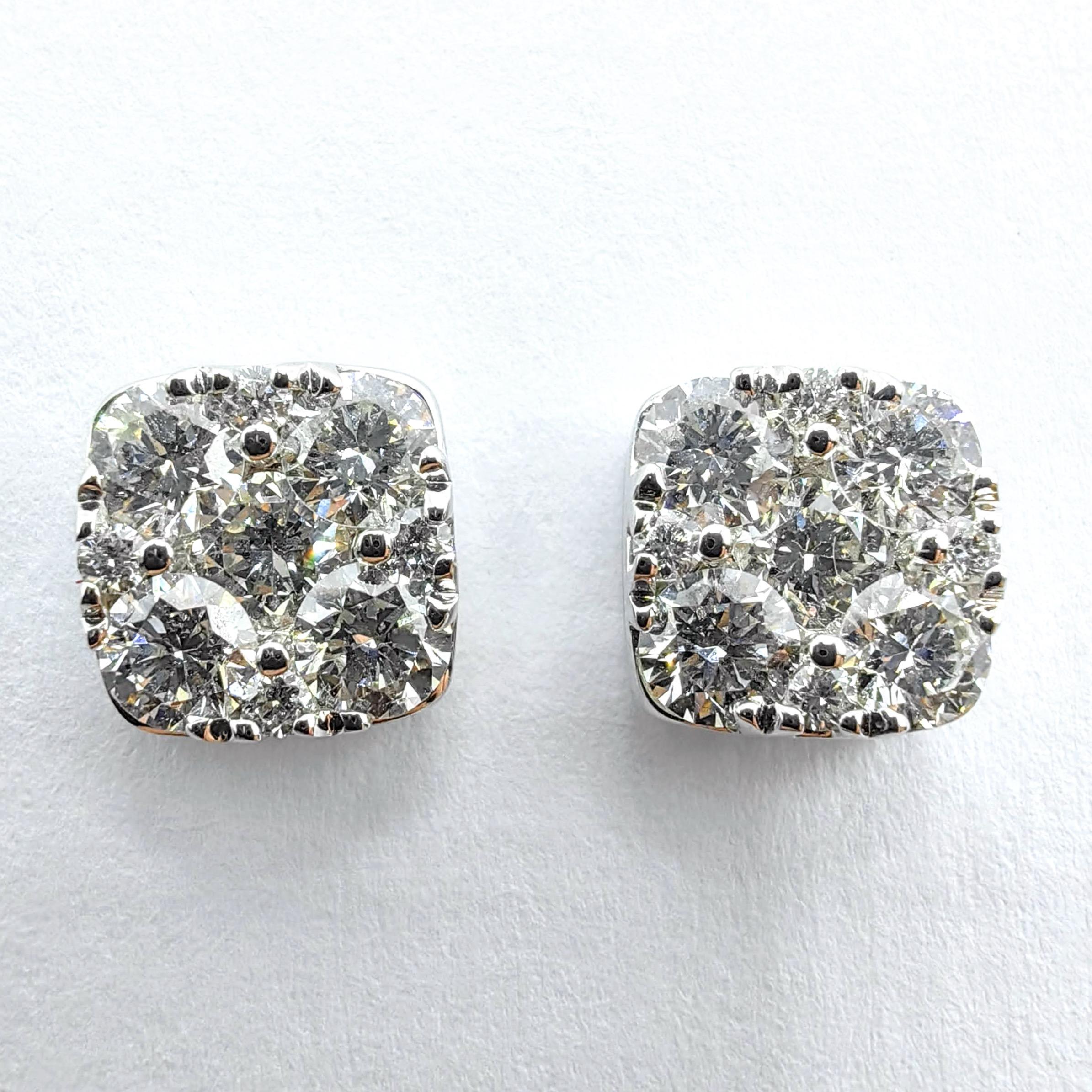 8mm Cushion Illusion Round Diamond Cluster Ohrstecker aus 18K Weißgold im Angebot 3