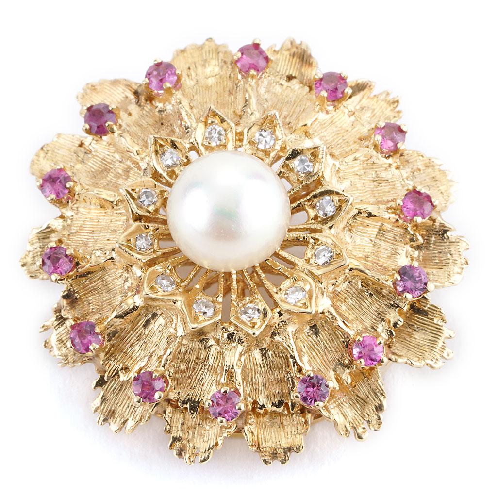 Taille ronde Épingle en or jaune 18 carats avec perles, diamants et rubis de 8 mm en vente