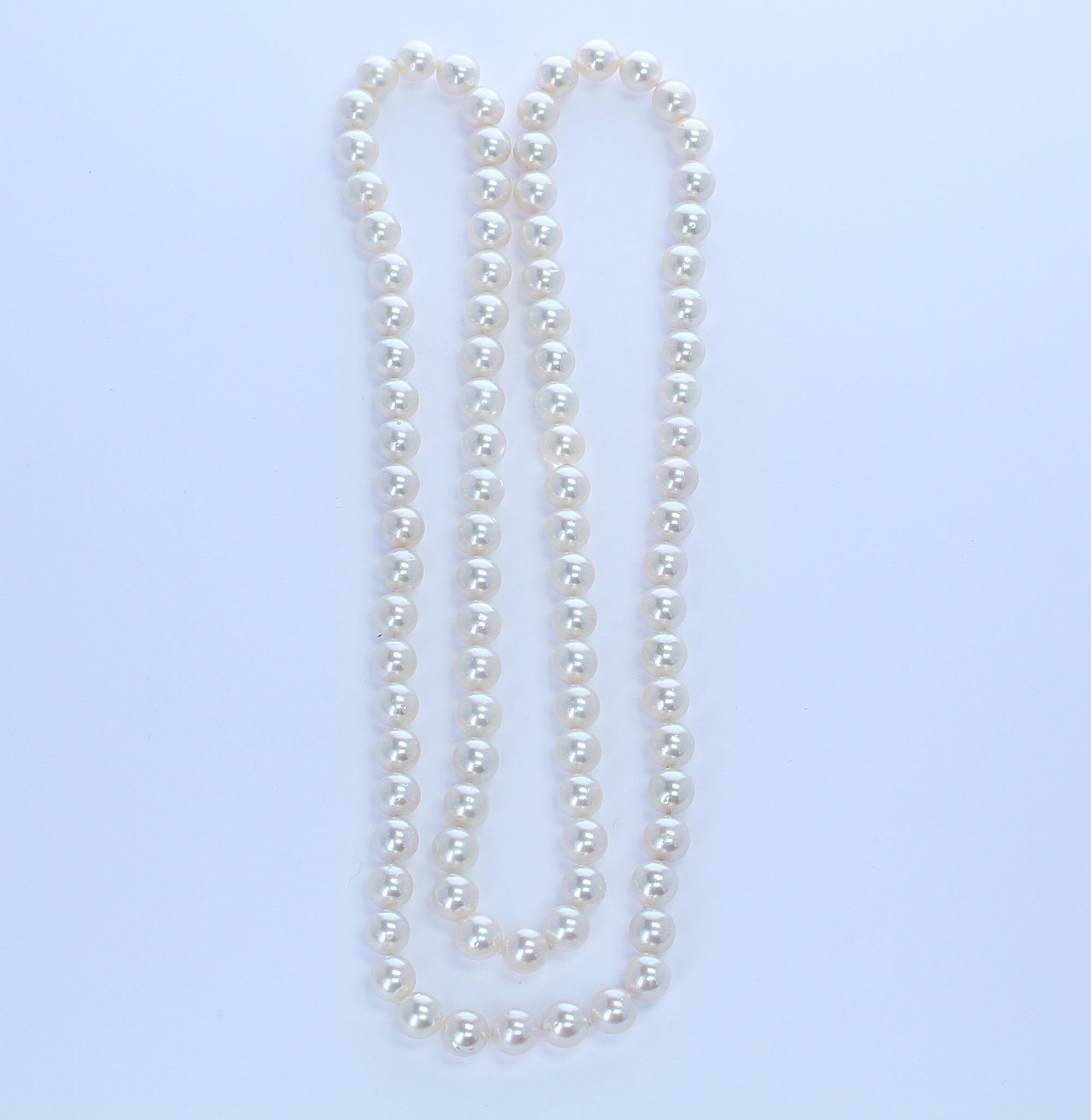 Pearl Necklace with Pearl Clasp In Excellent Condition For Sale In New York, NY