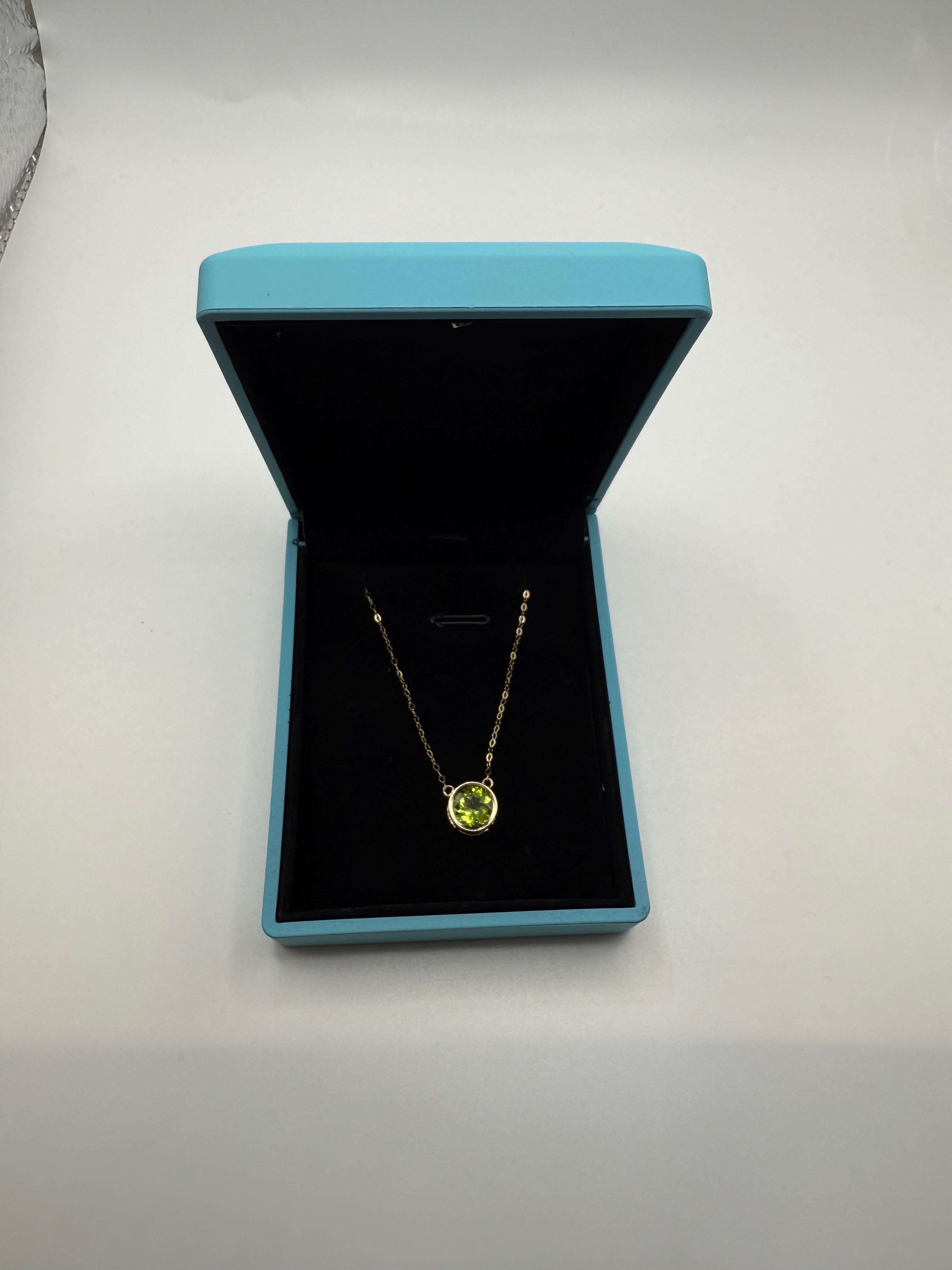 Round Cut 8mm peridot diamond pendant necklace August birth month august baby gift 14KT For Sale