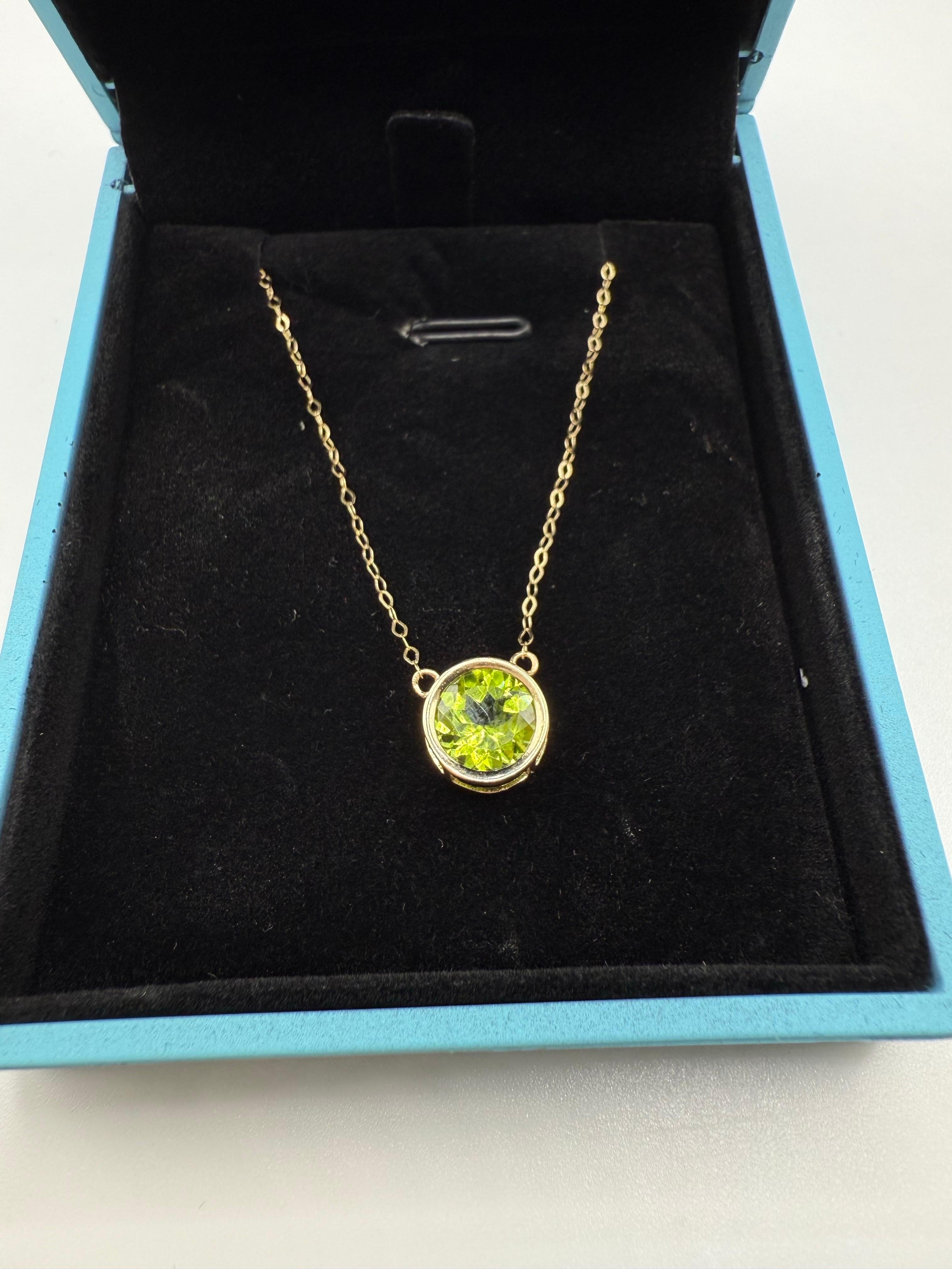 8mm peridot diamond pendant necklace August birth month august baby gift 14KT In New Condition For Sale In Boca Raton, FL