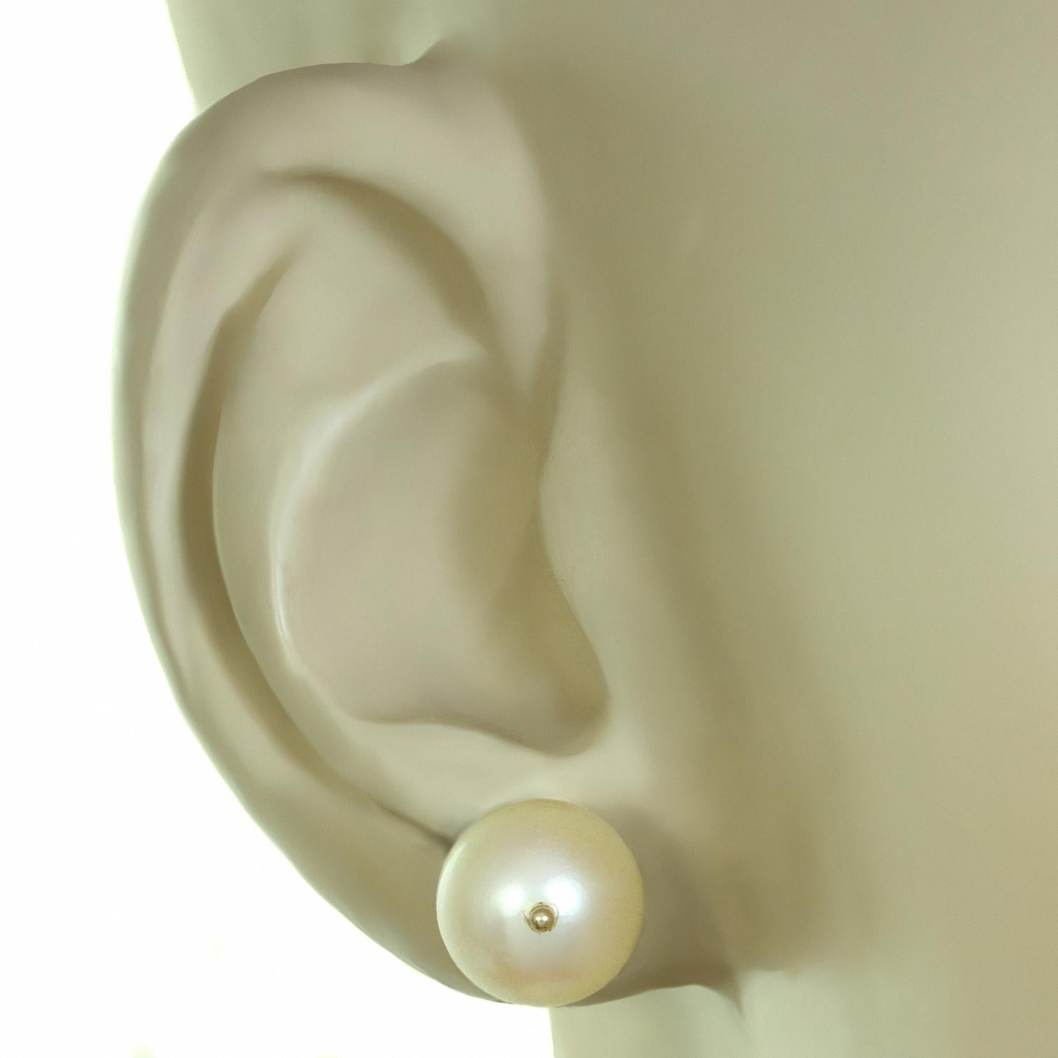 Round Cut Pink Cultured Pearl Yellow Gold Stud Earrings For Sale