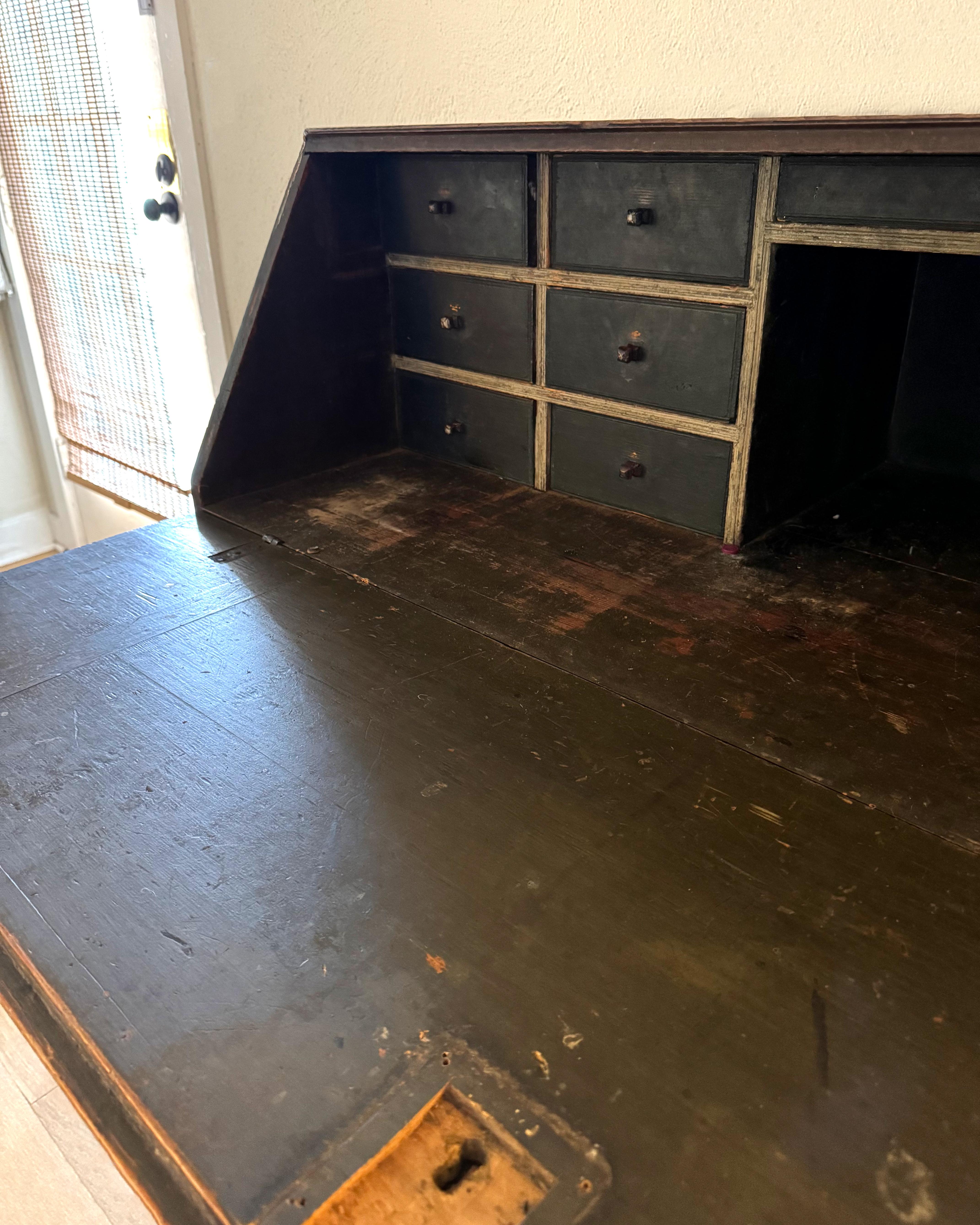 18th Century and Earlier 18th-Century English Georgian Secretary For Sale