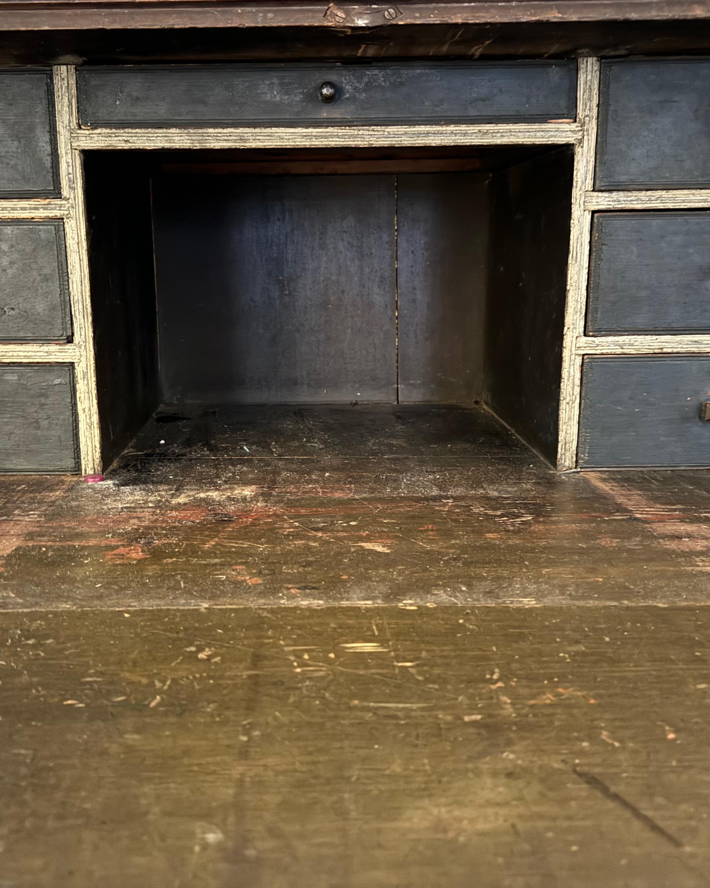 18th-Century English Georgian Secretary For Sale 1