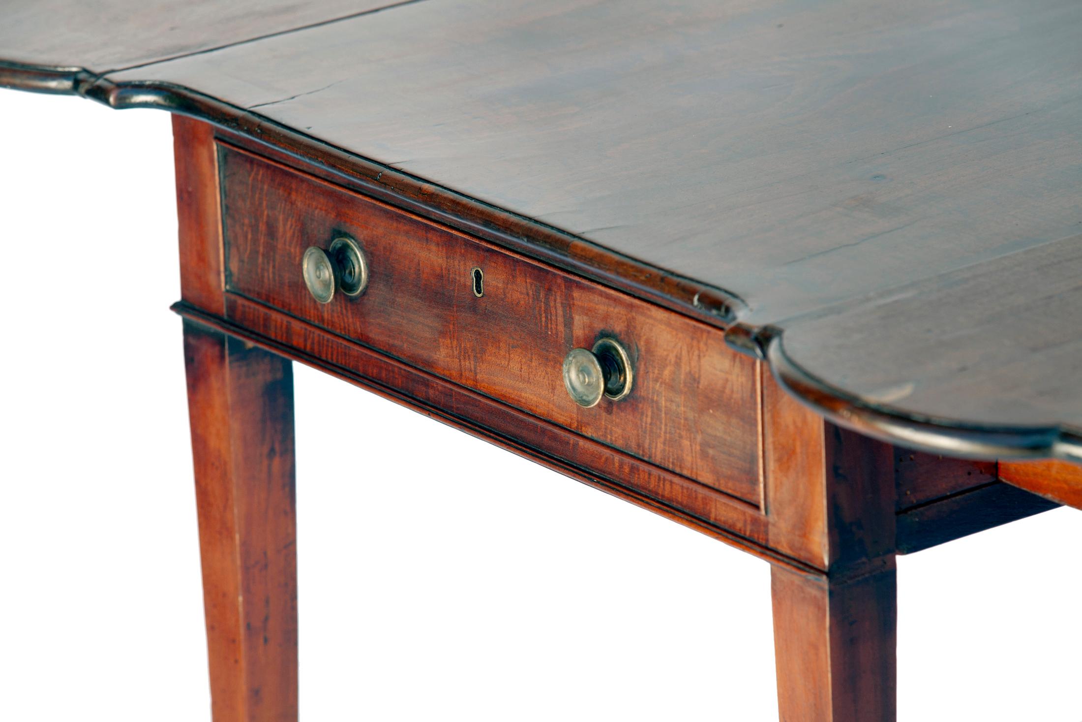 Hand-Crafted Early 18thC Pembroke Drop Leaf Side Table/Drawer For Sale