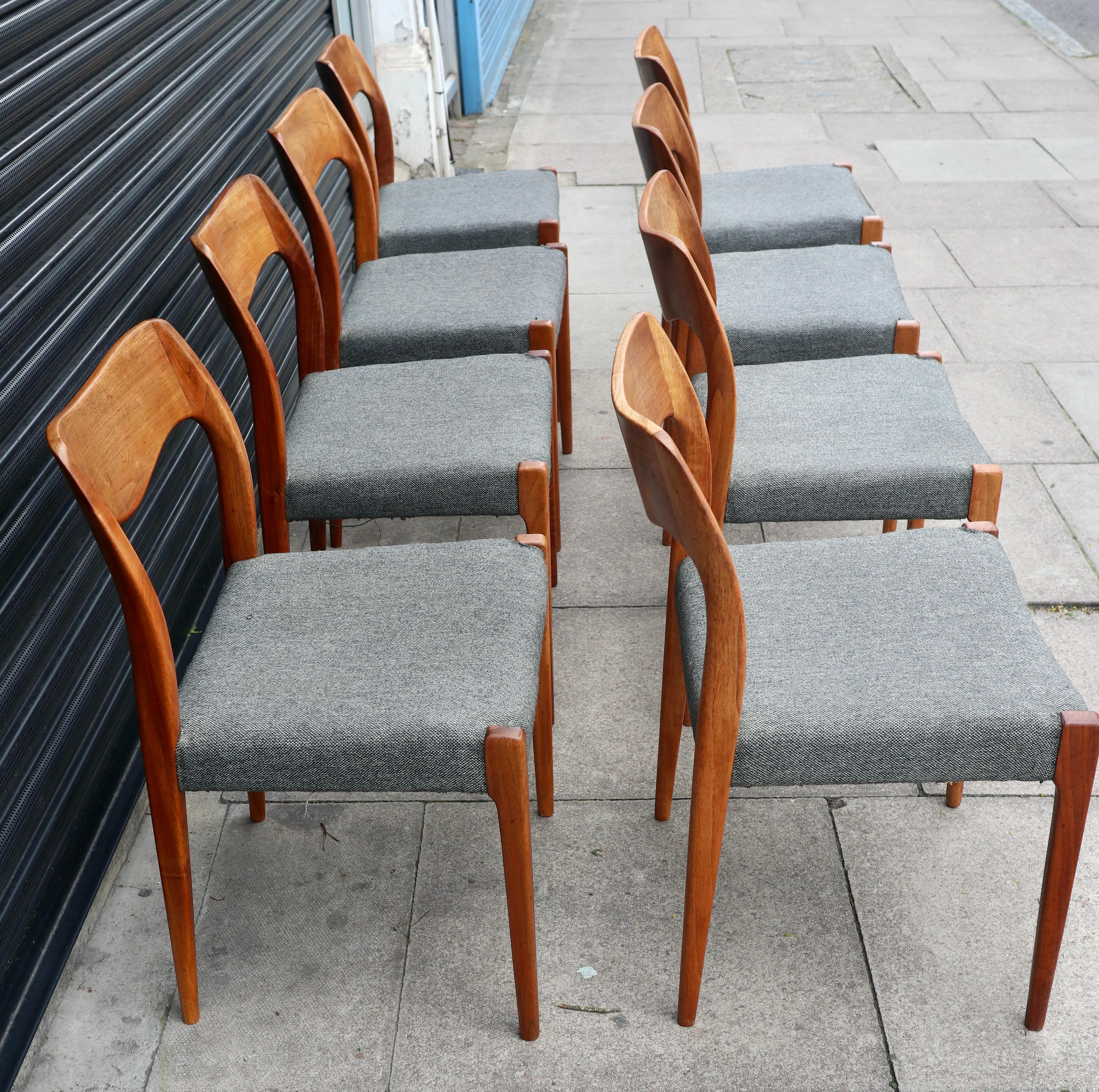 Walnut 8x 1950/60s Niels. O Moller 71 Dining Chairs for J.L. Mollers in walnut For Sale