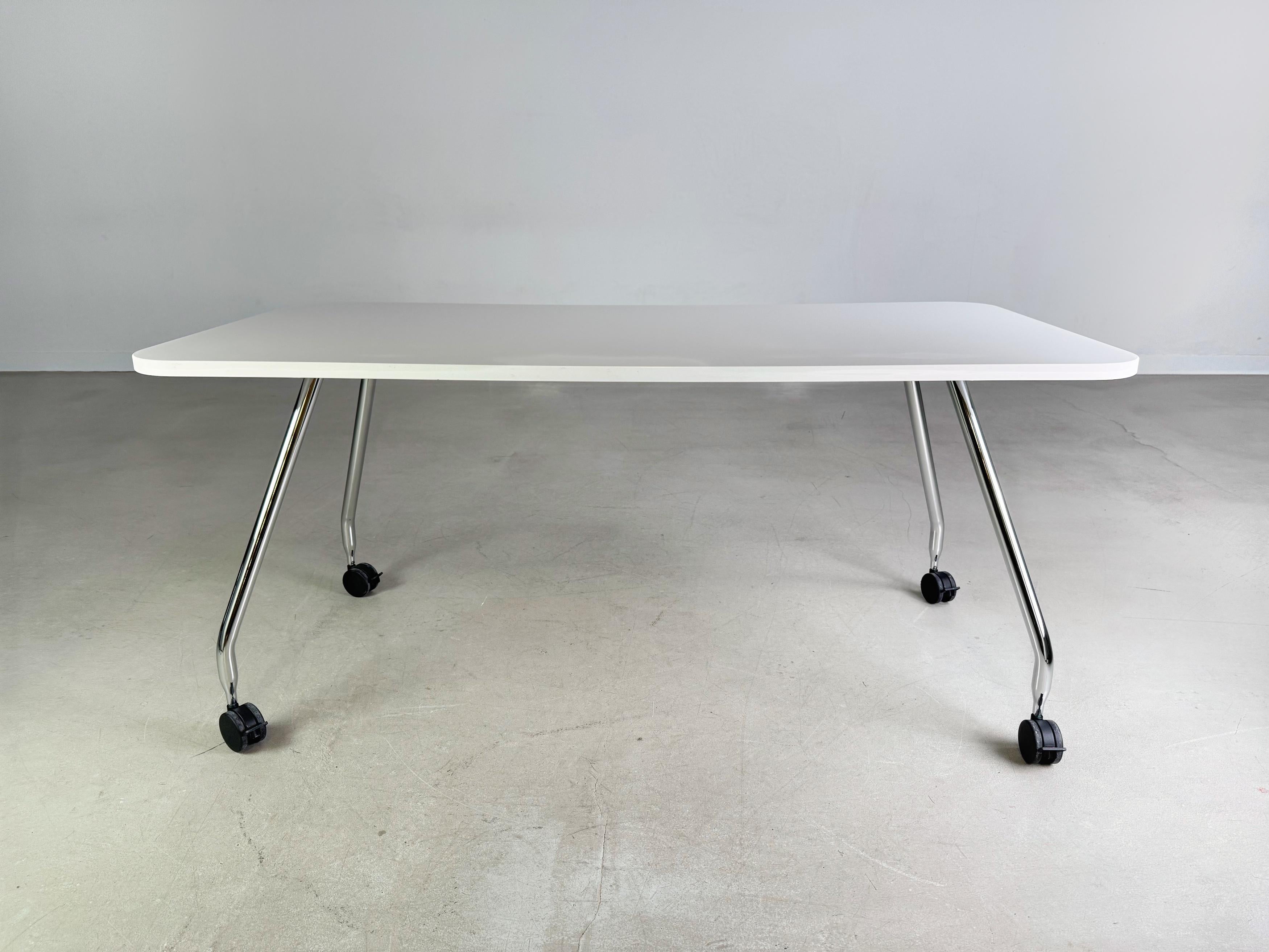 German 7x Vitra Schreibtisch Ad Hoc Antonio Citterio auf Rollen Soft Light For Sale