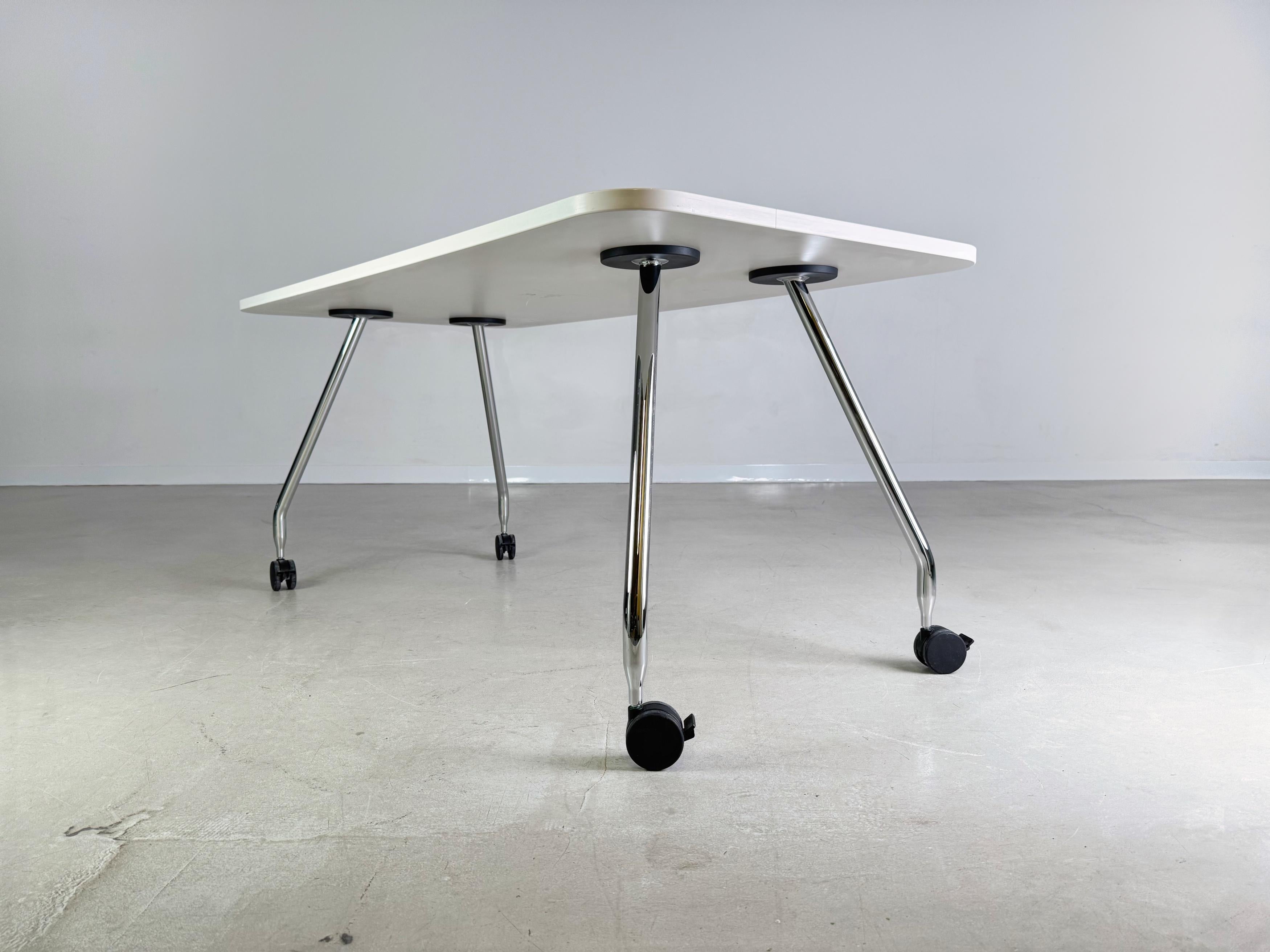 7x Vitra Schreibtisch Ad Hoc Antonio Citterio auf Rollen Soft Light For Sale 1