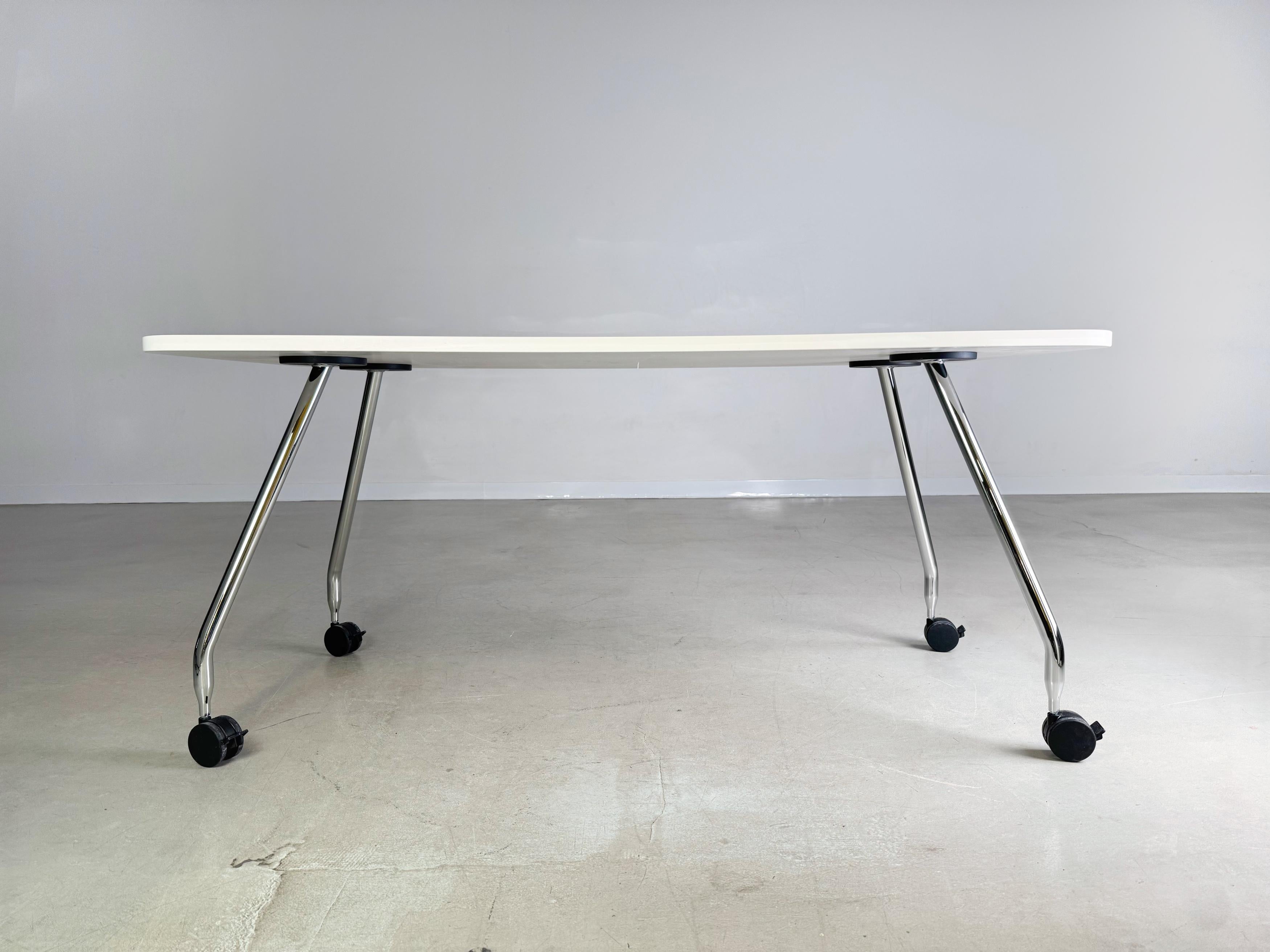 7x Vitra Schreibtisch Ad Hoc Antonio Citterio auf Rollen Soft Light For Sale 2