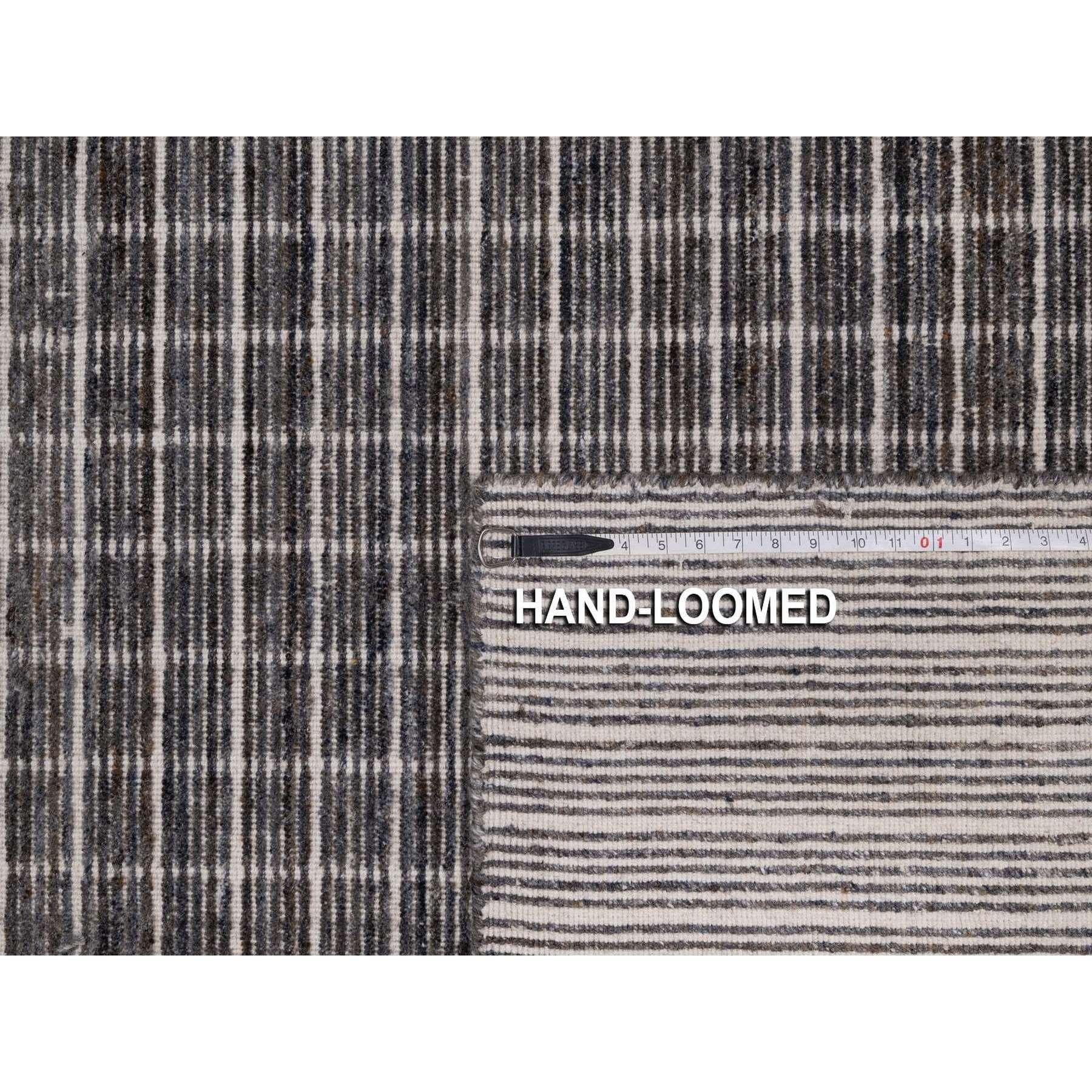 8'x10' Ash Gray Modern Plain Decor Box Design Soft Wool Loomed Knotted Rug For Sale 5
