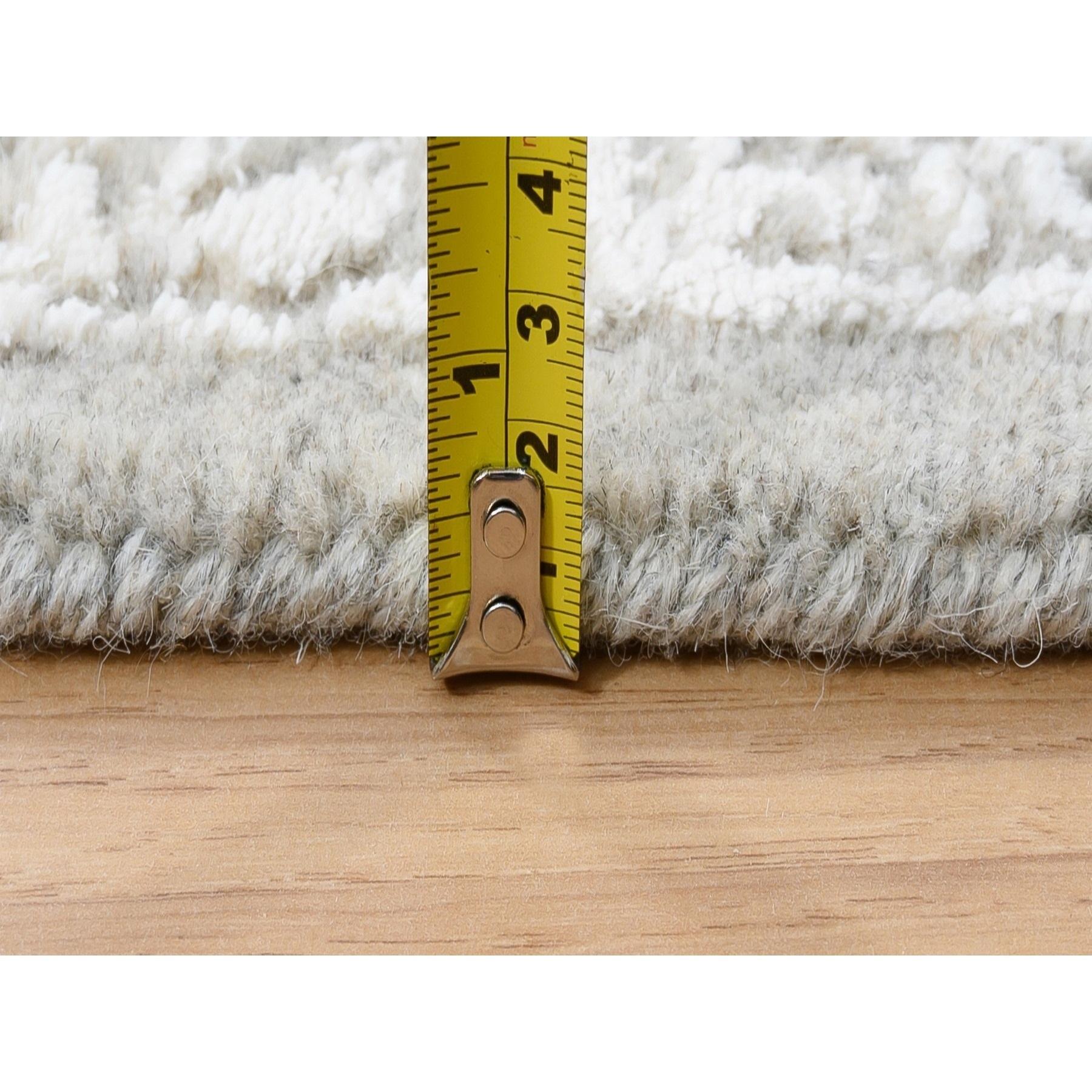 Tappeto orientale Jacquard 8'x10' Beige in lana e seta lavorato a mano in vendita 3