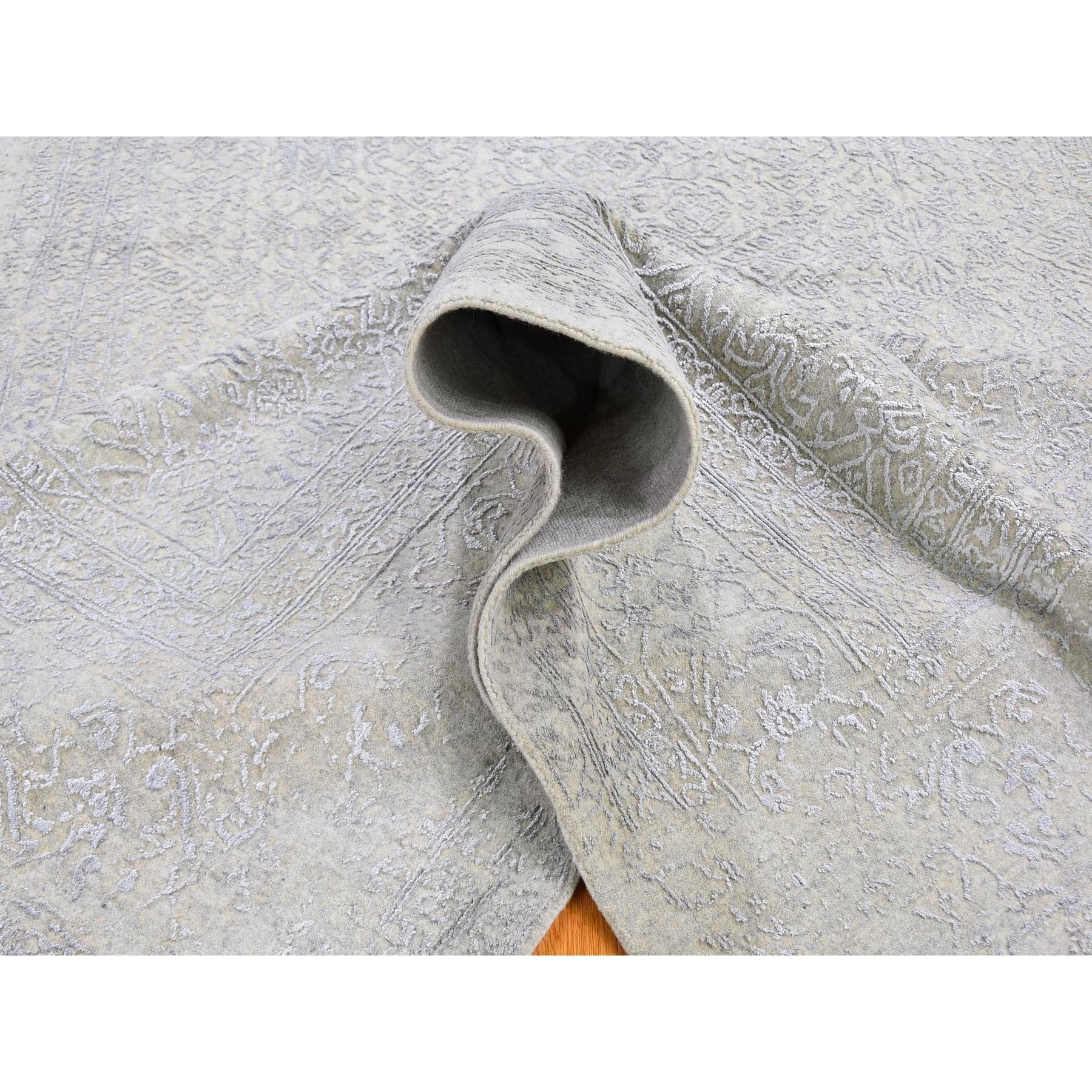 Tappeto orientale Jacquard 8'x10' Beige in lana e seta lavorato a mano In condizioni Nuovo in vendita a Carlstadt, NJ