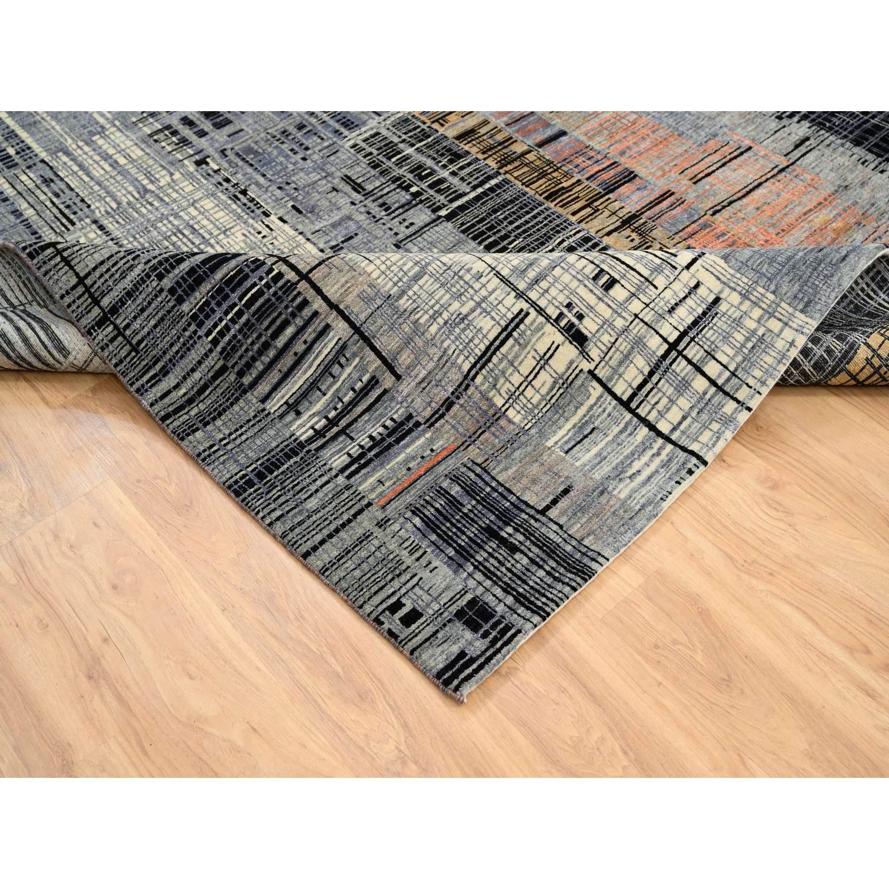8'x10' Nero e Grigio, Tappeto Ghazni in Lana e Seta, Design Moderno, Annodato a Mano in vendita 1