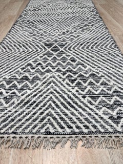 8x10 Black Handwoven Wool Stacked Chevron Diamonds Geometric Modern Carpet Rug