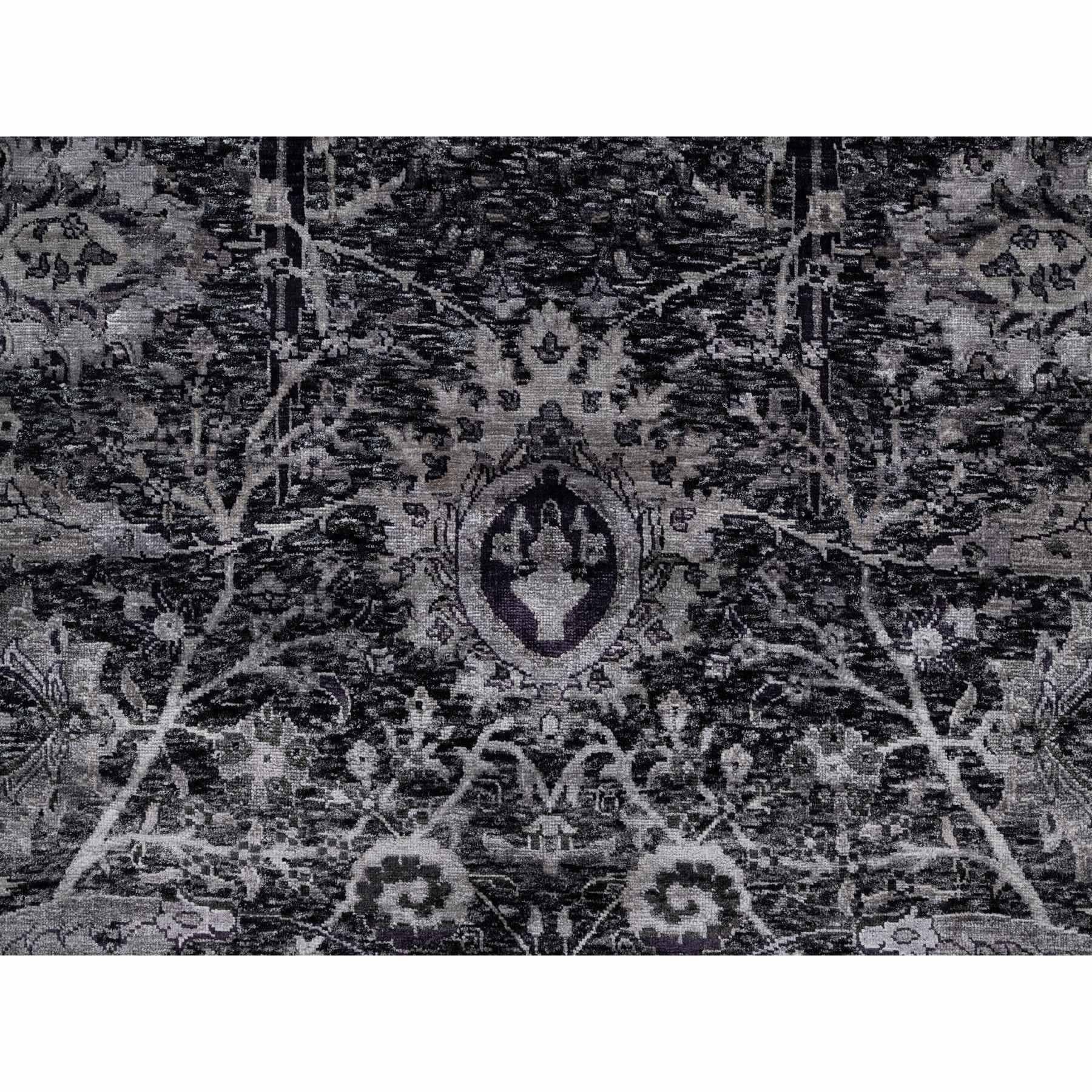 8'x10' Tapis noué à la main en laine et soie noire à motif de feuilles de faucille et à poils souples en vente 1