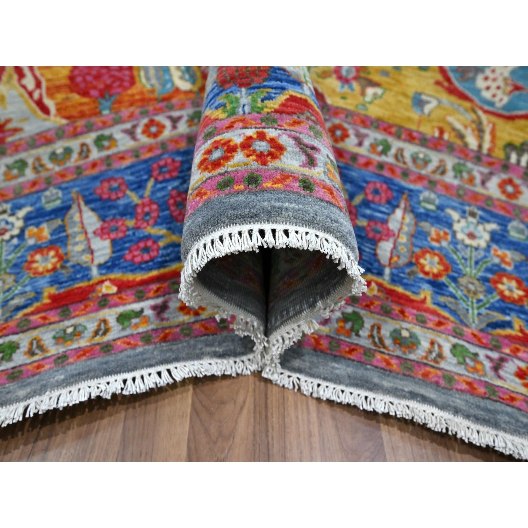 8'x10' Alfombra de lana anudada a mano con diseño de montañas y árboles de colores azules Anudado a mano en venta