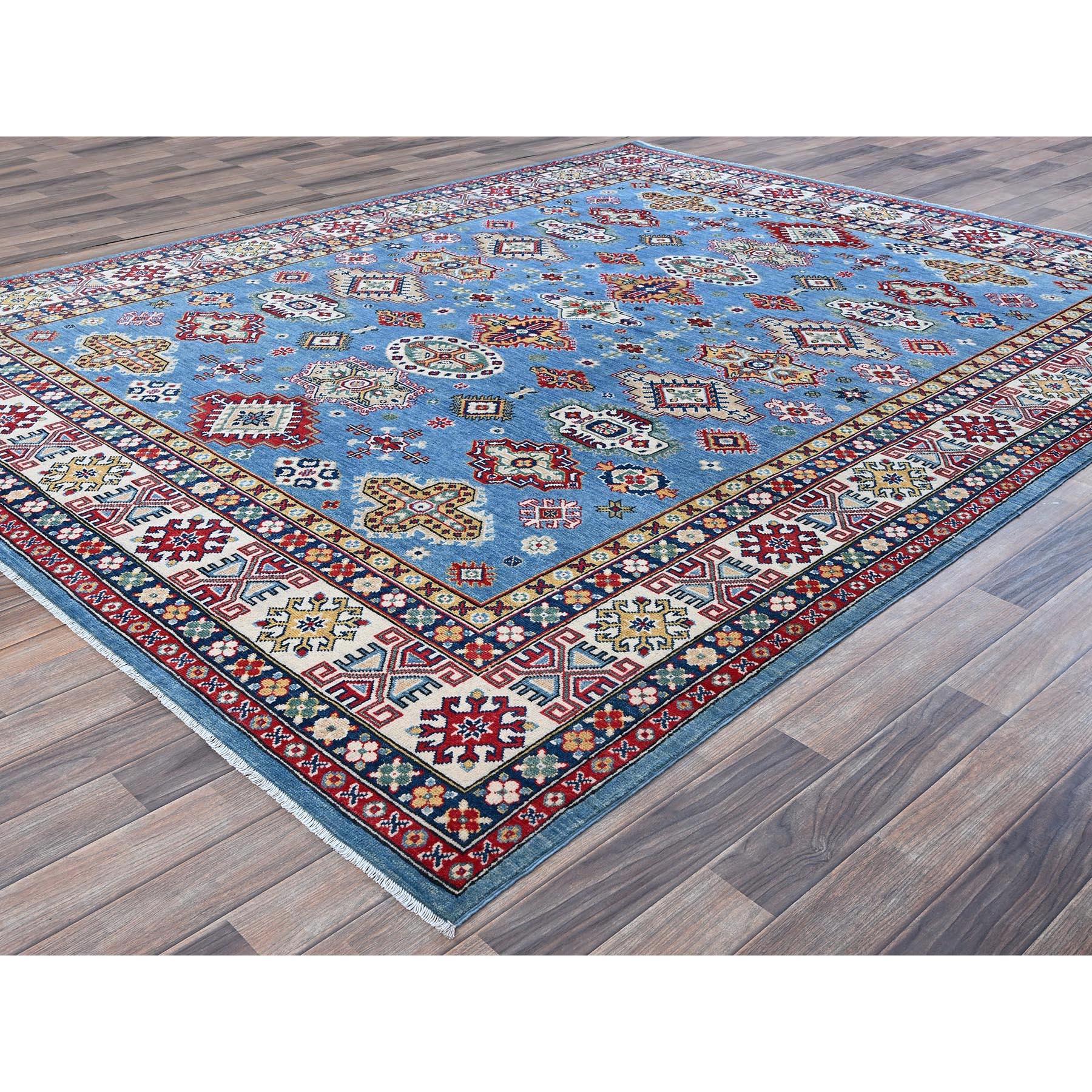 8'x10' Blauer Kazak mit Stammes-Medaillons Design Handgeknüpfter weicher Wollteppich (Afghanisch)