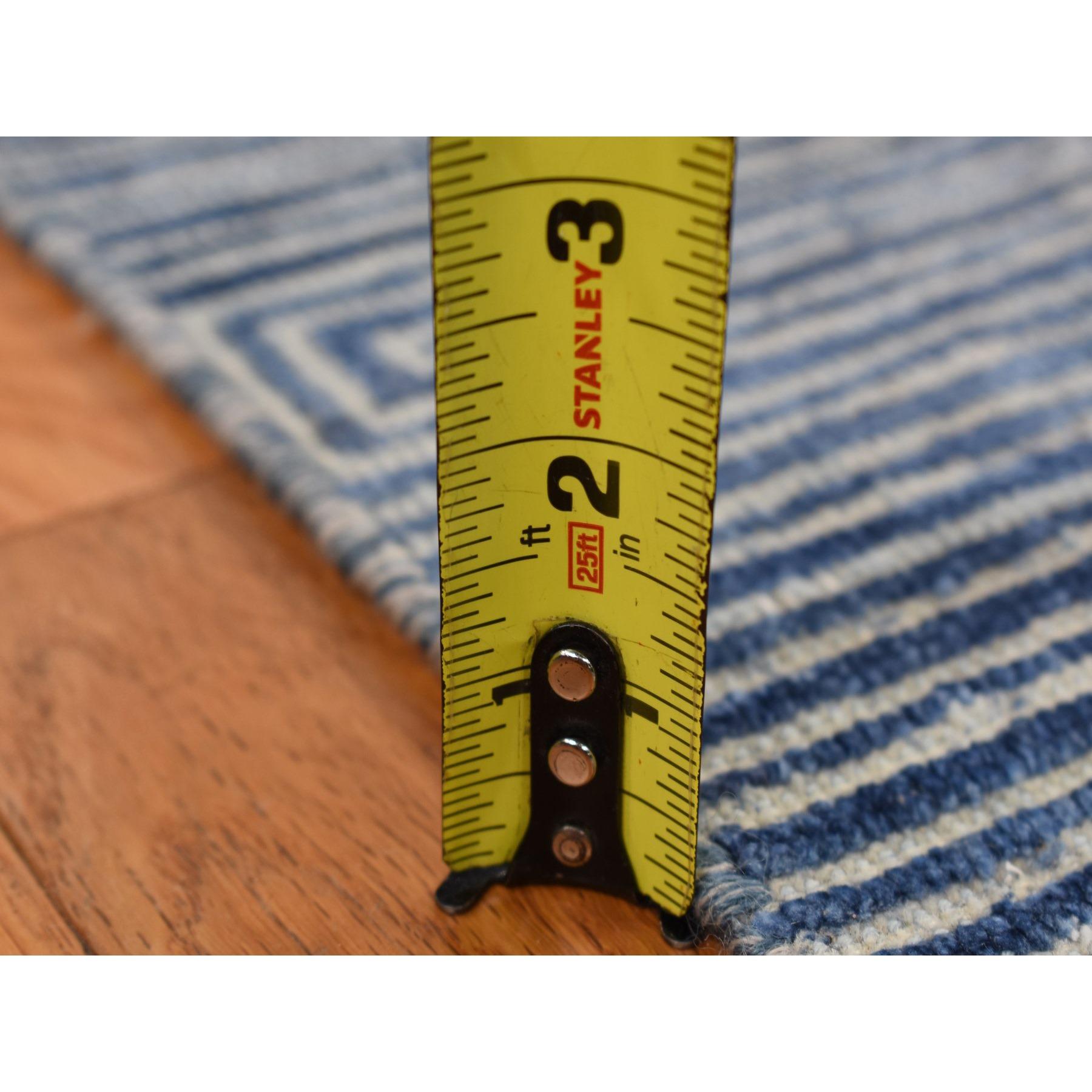 8'x10' Tapis noué à la main en soie et laine à motifs de labyrinthe en vente 3