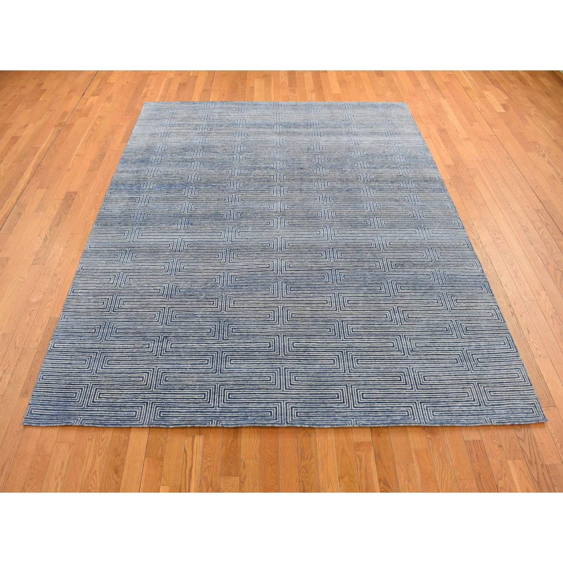 Moderne 8'x10' Tapis noué à la main en soie et laine à motifs de labyrinthe en vente