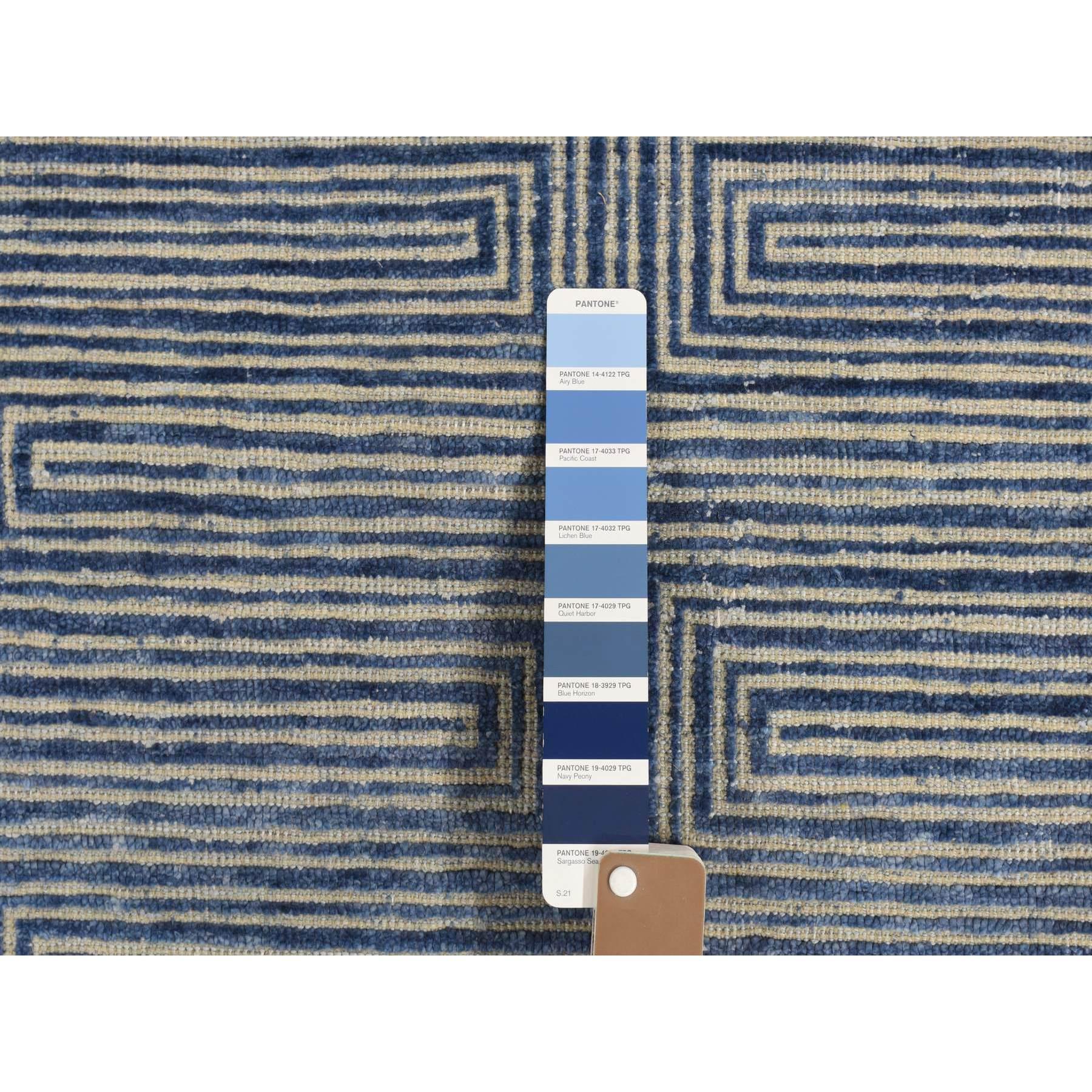 Soie 8'x10' Tapis noué à la main en soie et laine à motifs de labyrinthe en vente