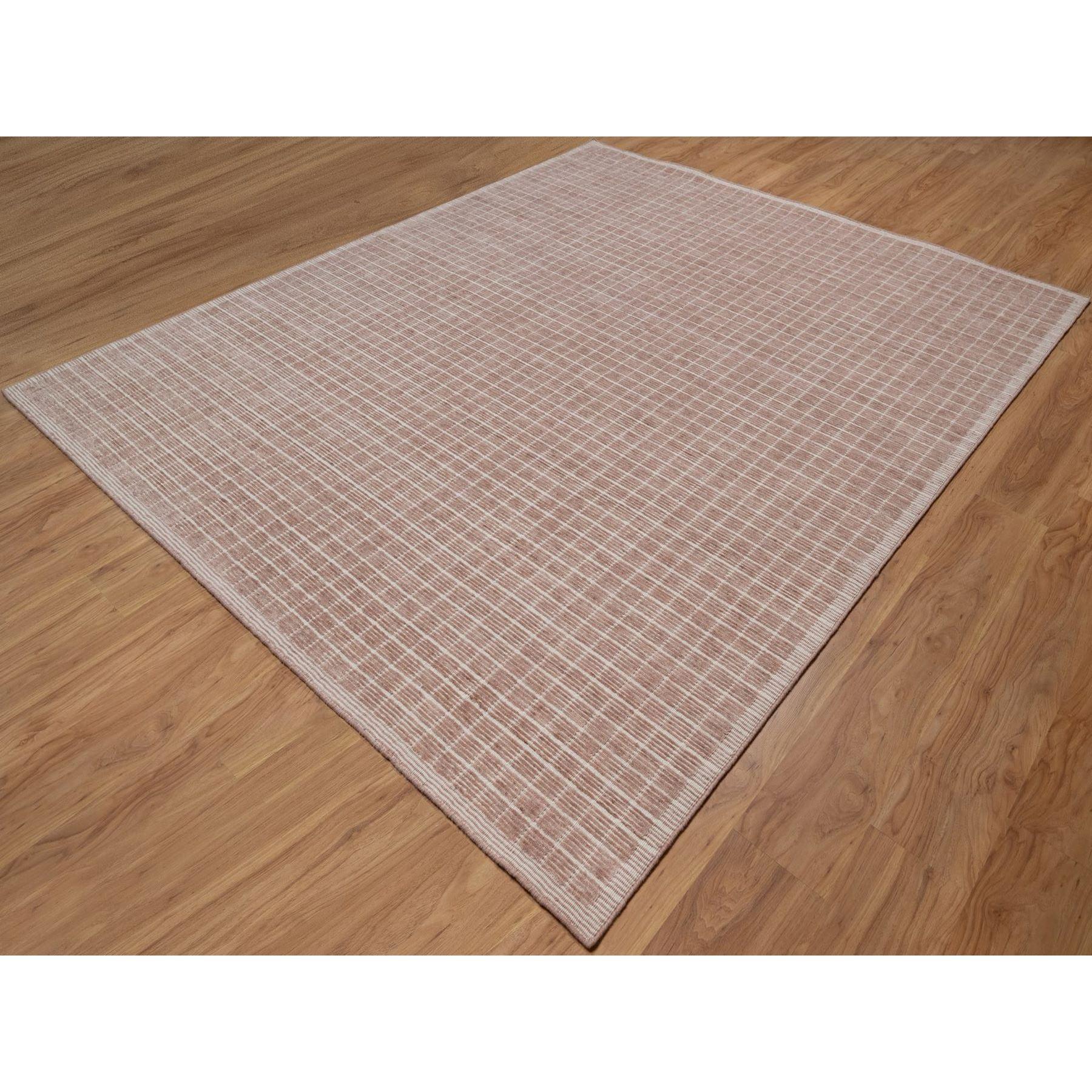 Indian 8'x10' Blush Pink Modern Plain Decor Box Design Loomed Knotted Pure Wool Rug For Sale