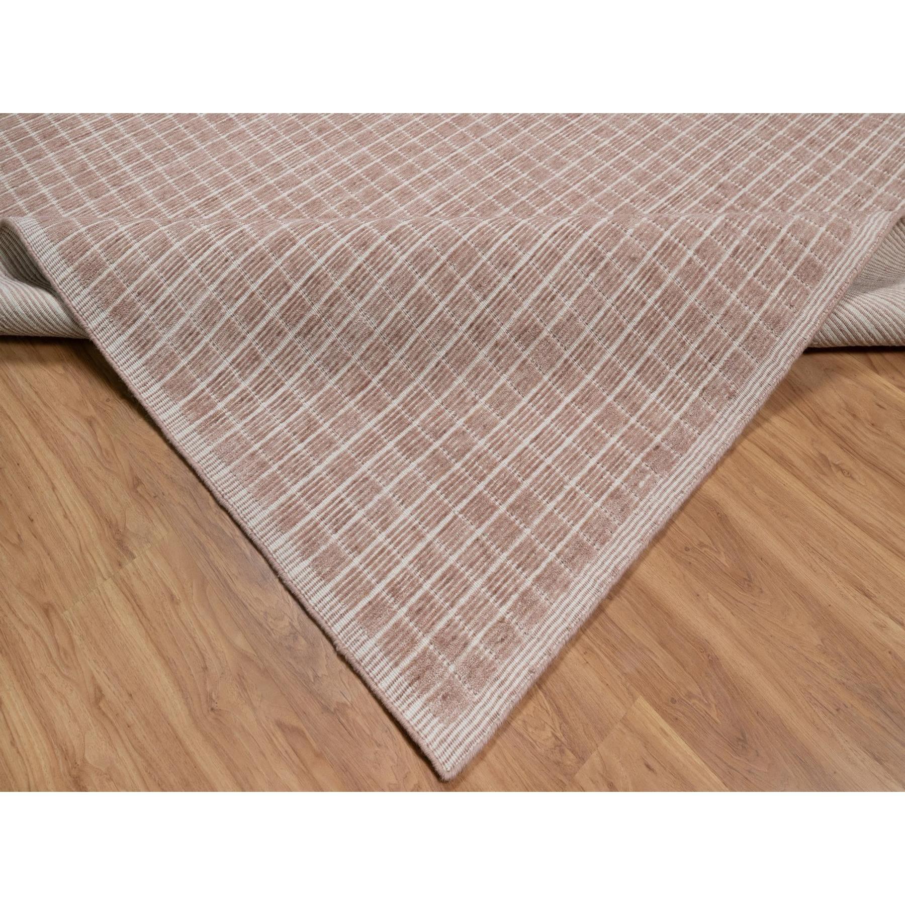 Contemporary 8'x10' Blush Pink Modern Plain Decor Box Design Loomed Knotted Pure Wool Rug For Sale