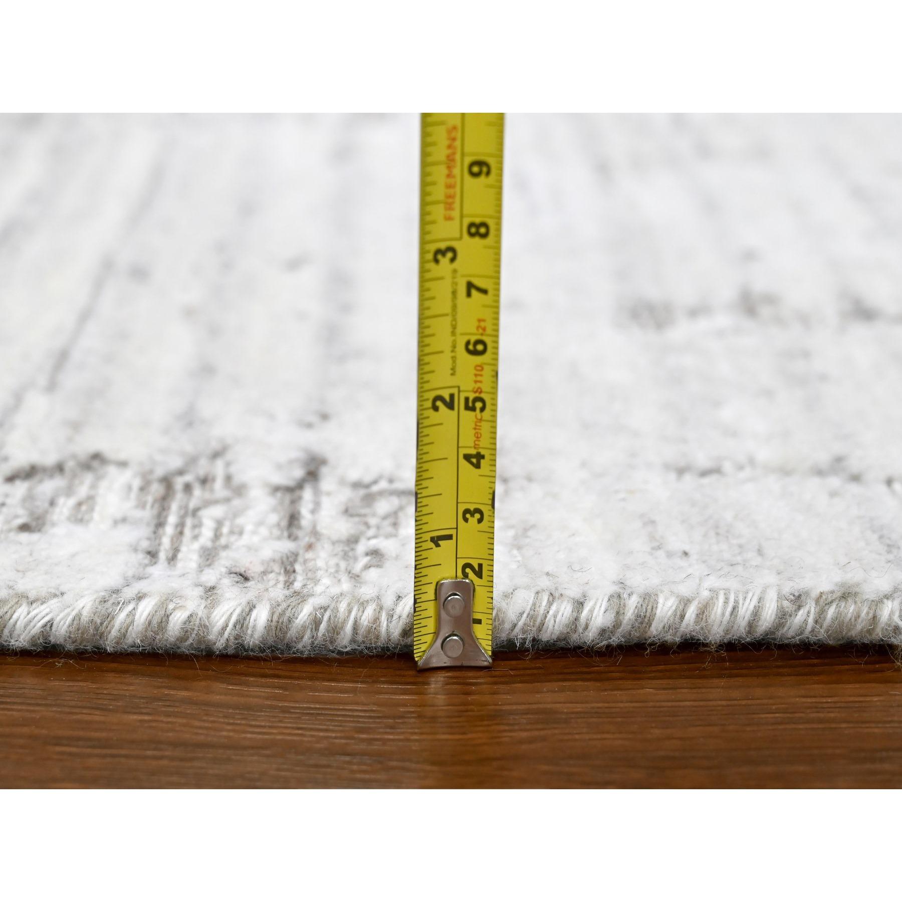 Tapis 8'x10' Bone White, laine et soie végétale, tissé à la main, Design Modern en vente 2