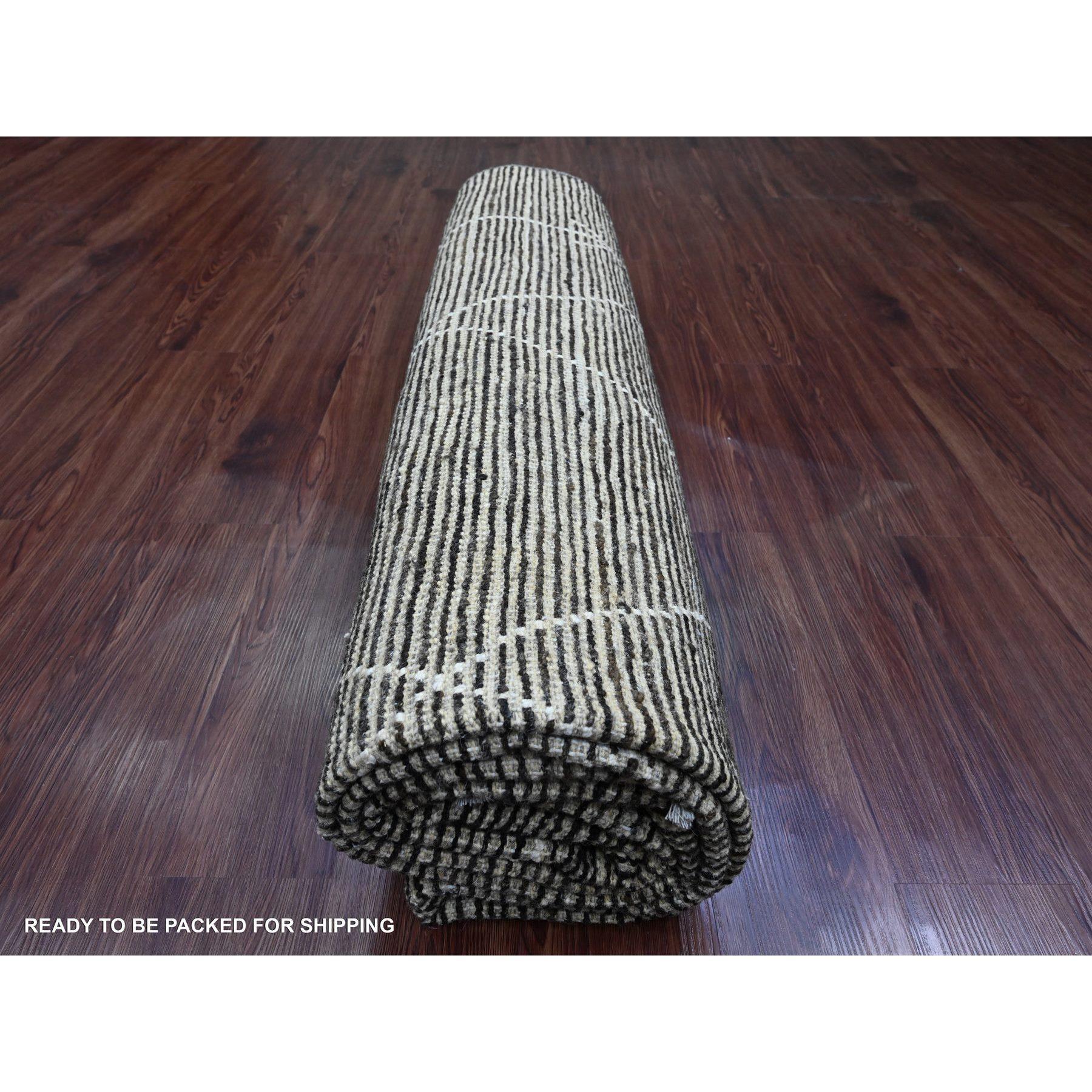 8'x10' Brown Marokkanisches Geflecht mit geometrischem Design Handgeknüpfter Teppich aus reiner Wolle im Angebot 3