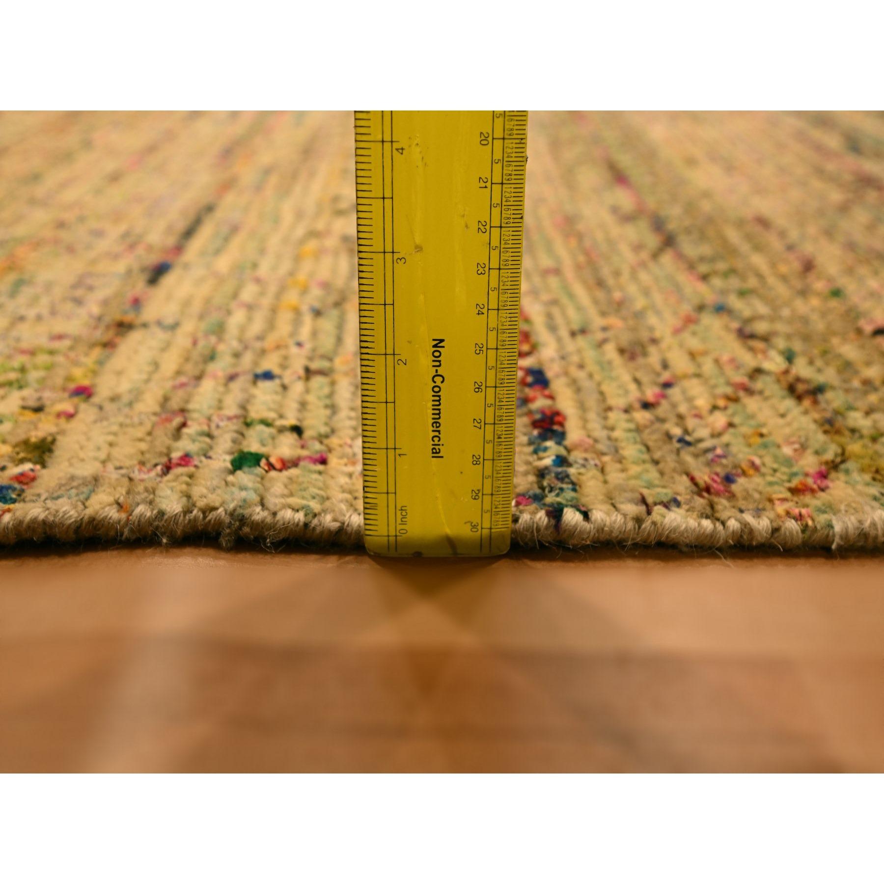 8'x10' Alfombra Oriental Anudada a Mano de Lana Marrón y Seda Sari con Diseño de Hierba en venta 3