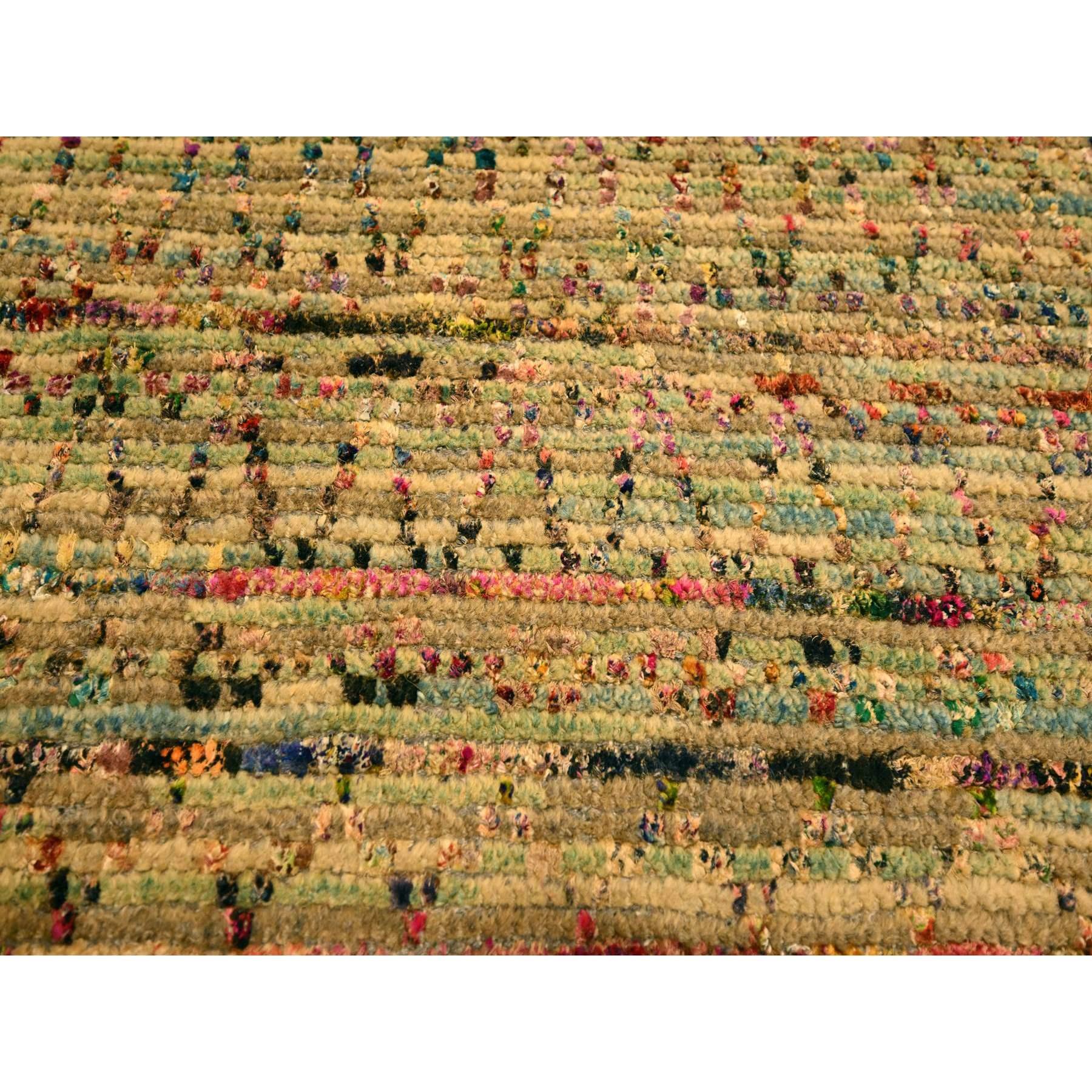 8'x10' Alfombra Oriental Anudada a Mano de Lana Marrón y Seda Sari con Diseño de Hierba en venta 1