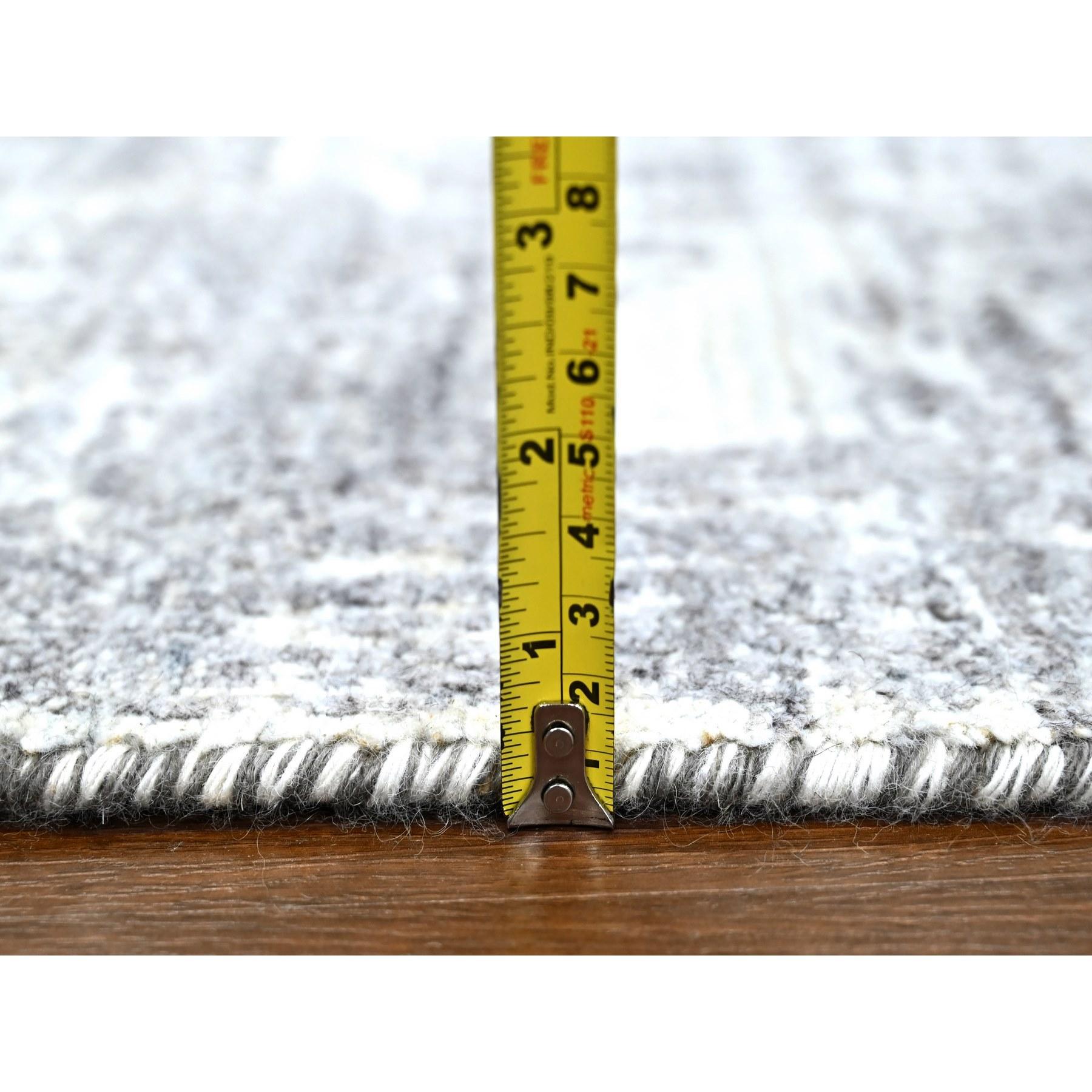 8'x10' Chiffon White Hand Loomed Wool and Plant Based Silk Oriental Rug For Sale 3