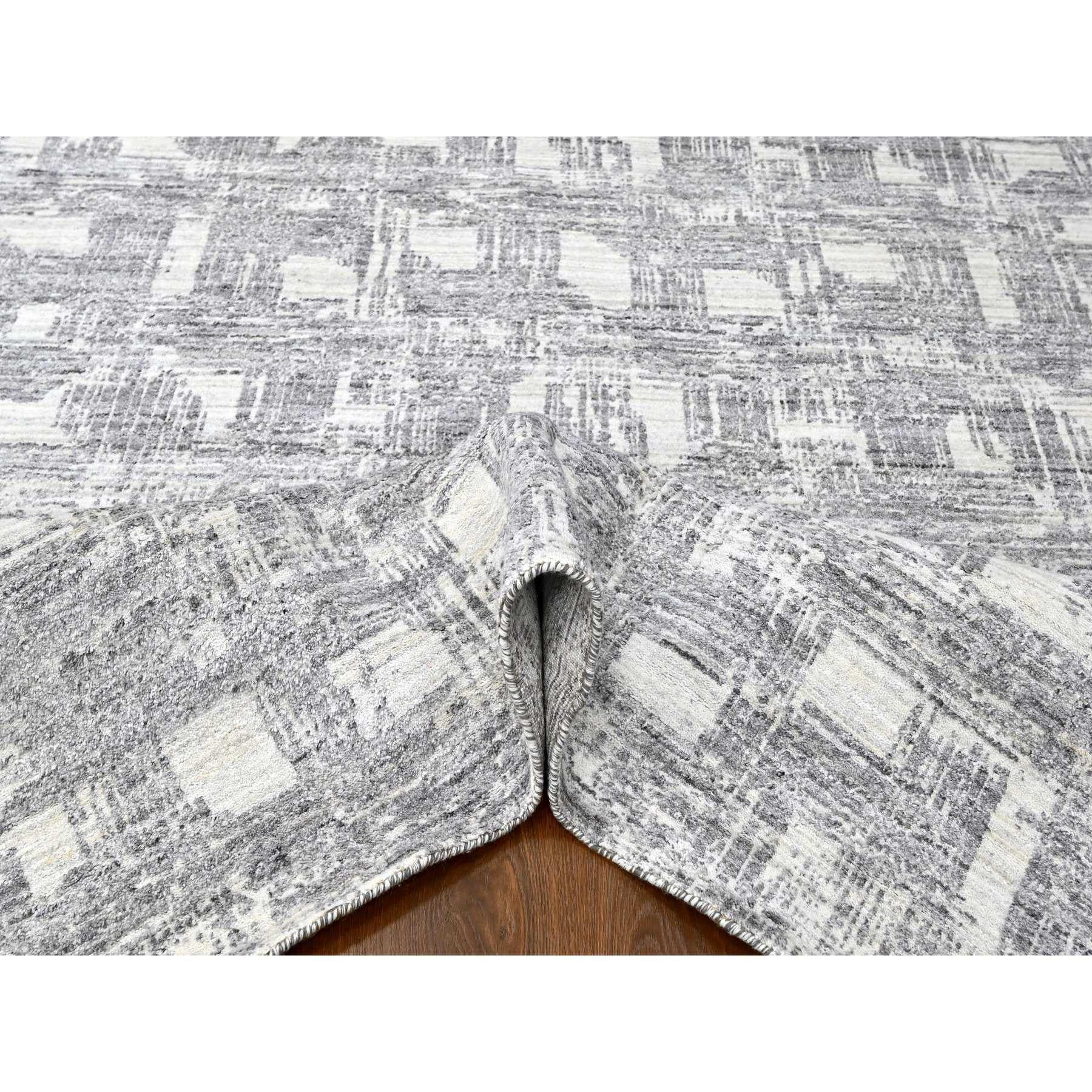 Hand-Knotted 8'x10' Chiffon White Hand Loomed Wool and Plant Based Silk Oriental Rug For Sale