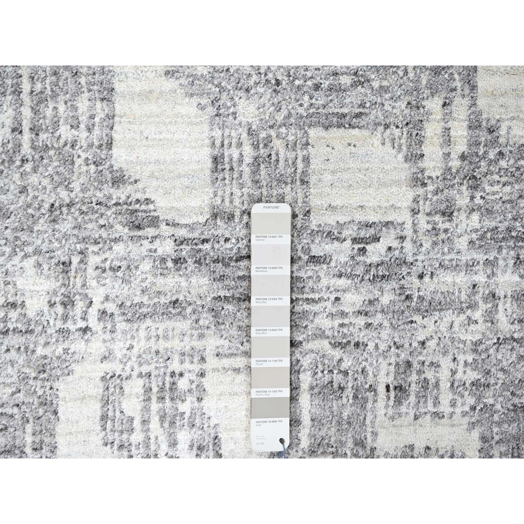 Contemporary 8'x10' Chiffon White Hand Loomed Wool and Plant Based Silk Oriental Rug For Sale