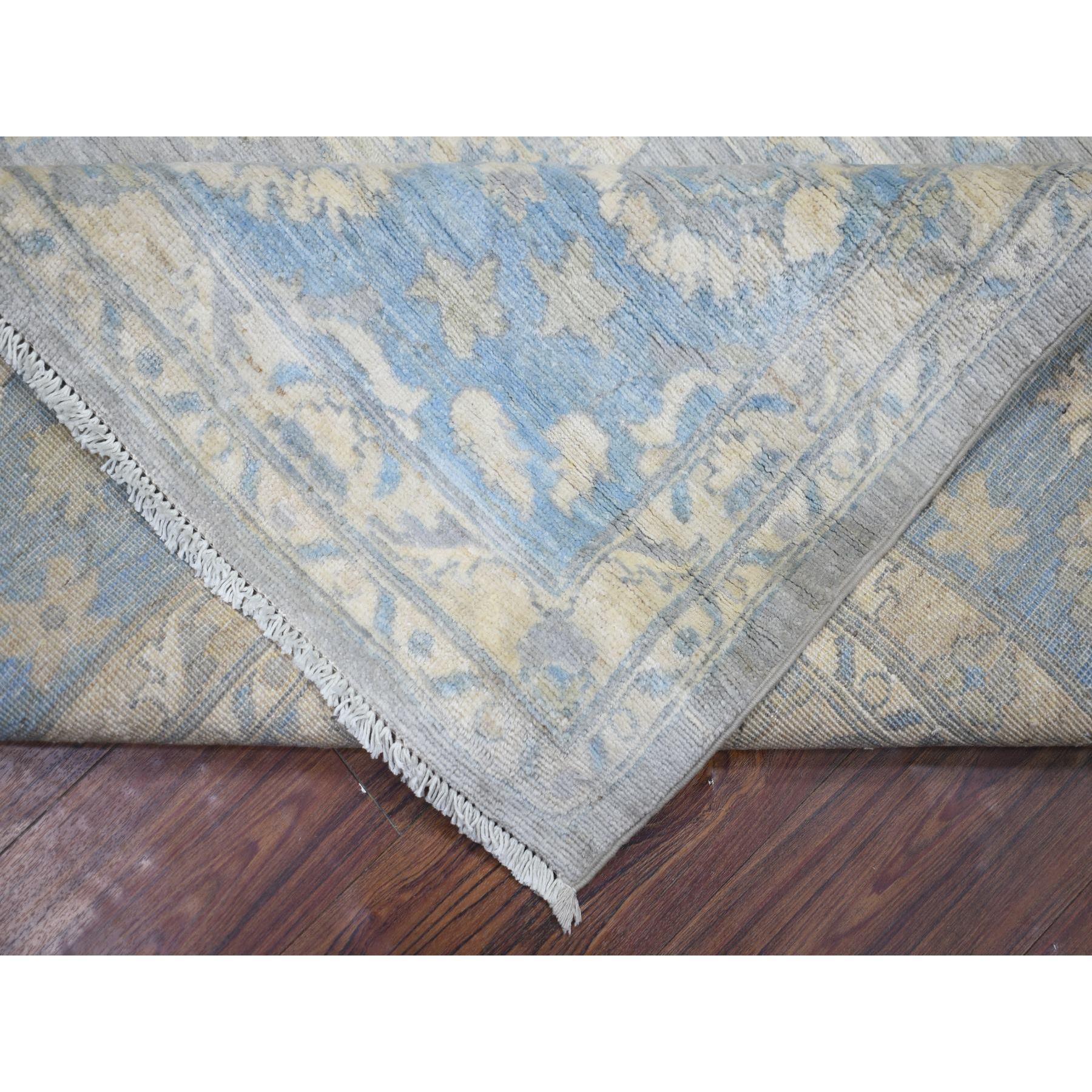 XXIe siècle et contemporain 8'x10' Gris nuage, Laine extra douce nouée à la main, Tapis oriental Peshawar plus fin en vente