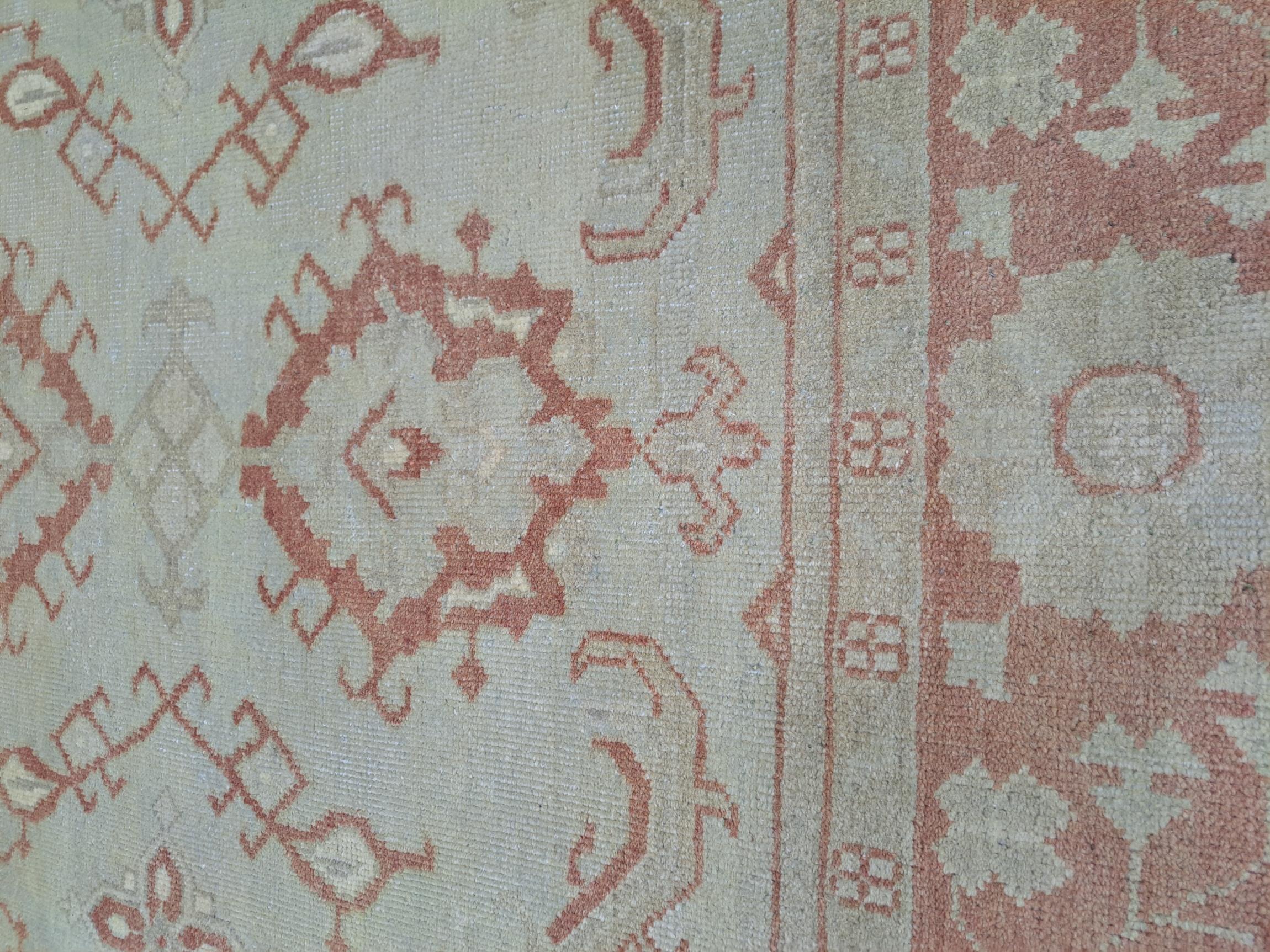 8x10 Ft 100% Wolle Oushak Stil Teppich. Handgeknüpfter Teppich. Kundenspezifische Optionen verfügbar (21. Jahrhundert und zeitgenössisch) im Angebot