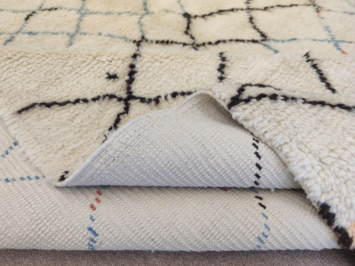 8x10 Ft Moderner handgefertigter marokkanischer Tulu-Teppich, 100% Wolle, kundenspezifische Optionen verfügbar (Skandinavische Moderne) im Angebot