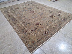 8x10 Ft Hand-Knotted Heriz Design Rug. 100% Wool. Antique Heriz Inspired Design