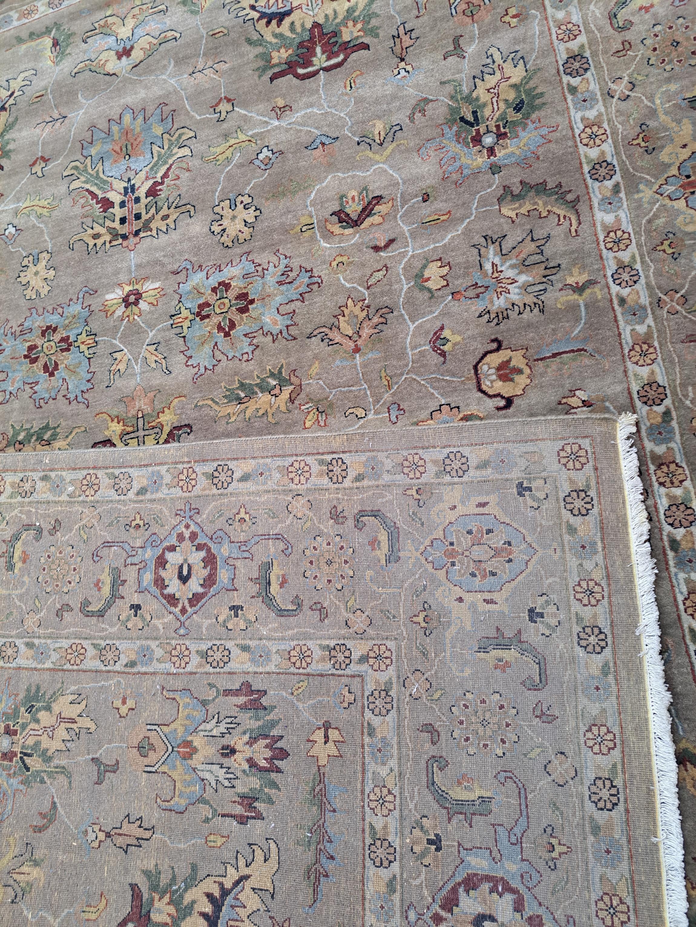 8x10 Fuß handgeknüpfter Heriz Design-Teppich. 100% Wolle. Antikes von Heriz inspiriertes Design (21. Jahrhundert und zeitgenössisch) im Angebot