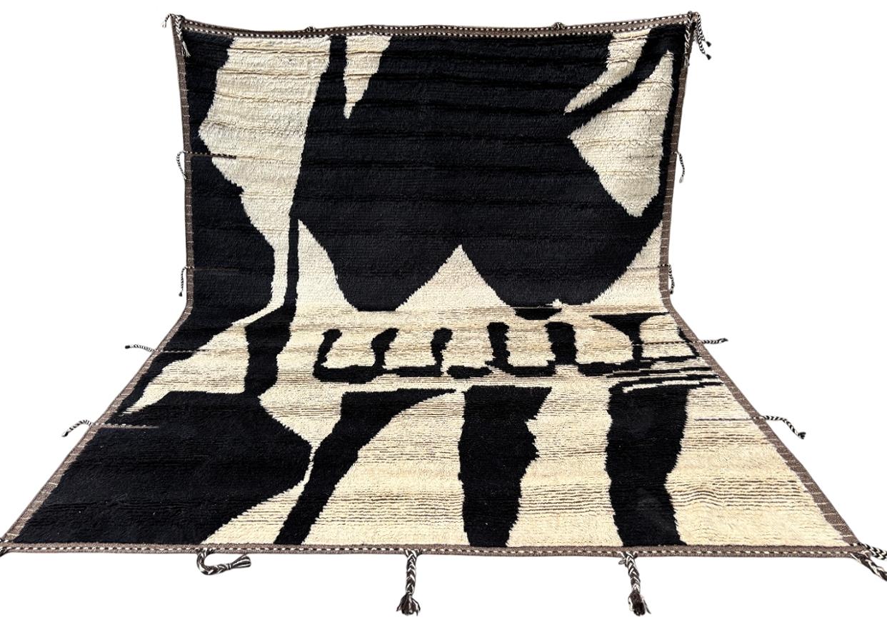 Turc 8x10 ft Tapis de style marocain noué à la main en laine beige et noire non teintée en vente