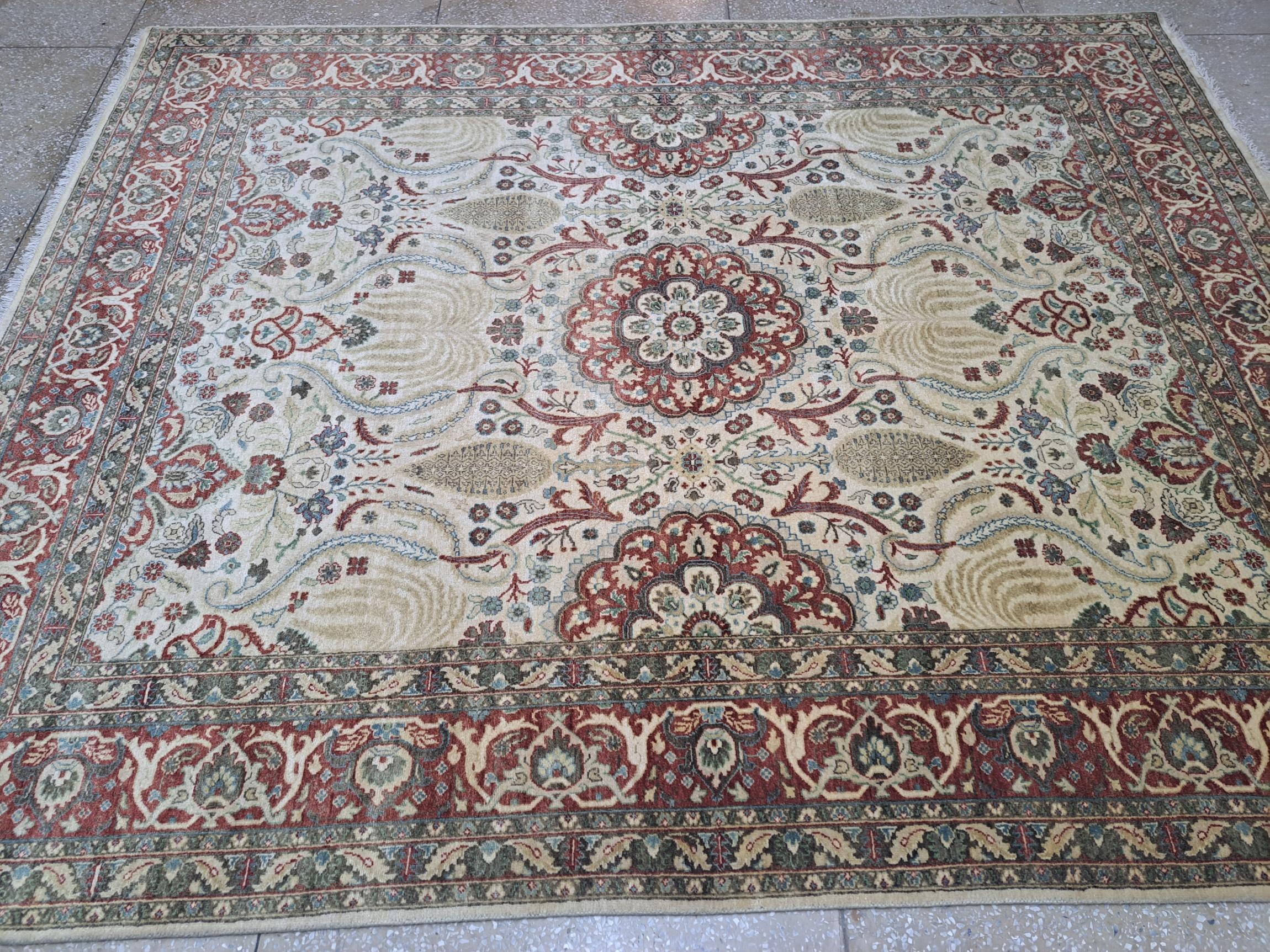 8x10 Ft Handgeknüpfter Teppich. 100% Wolle. Antiker Heriz inspirierter Design-Teppich im Zustand „Neu“ im Angebot in Spring Valley, NY
